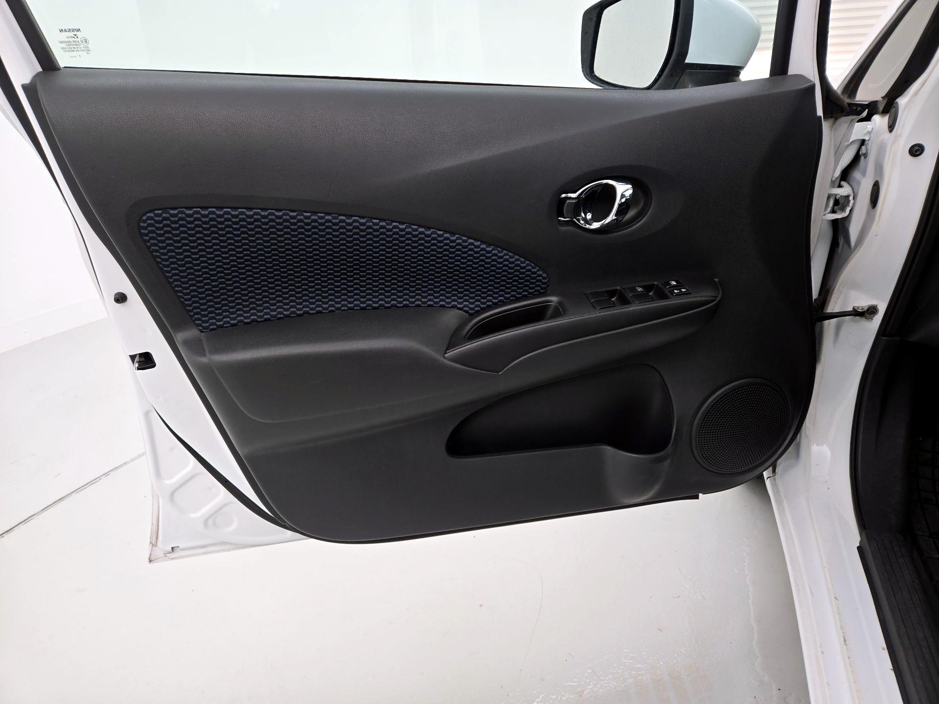 Thumbnail: 2018 Nissan Versa Note - 12