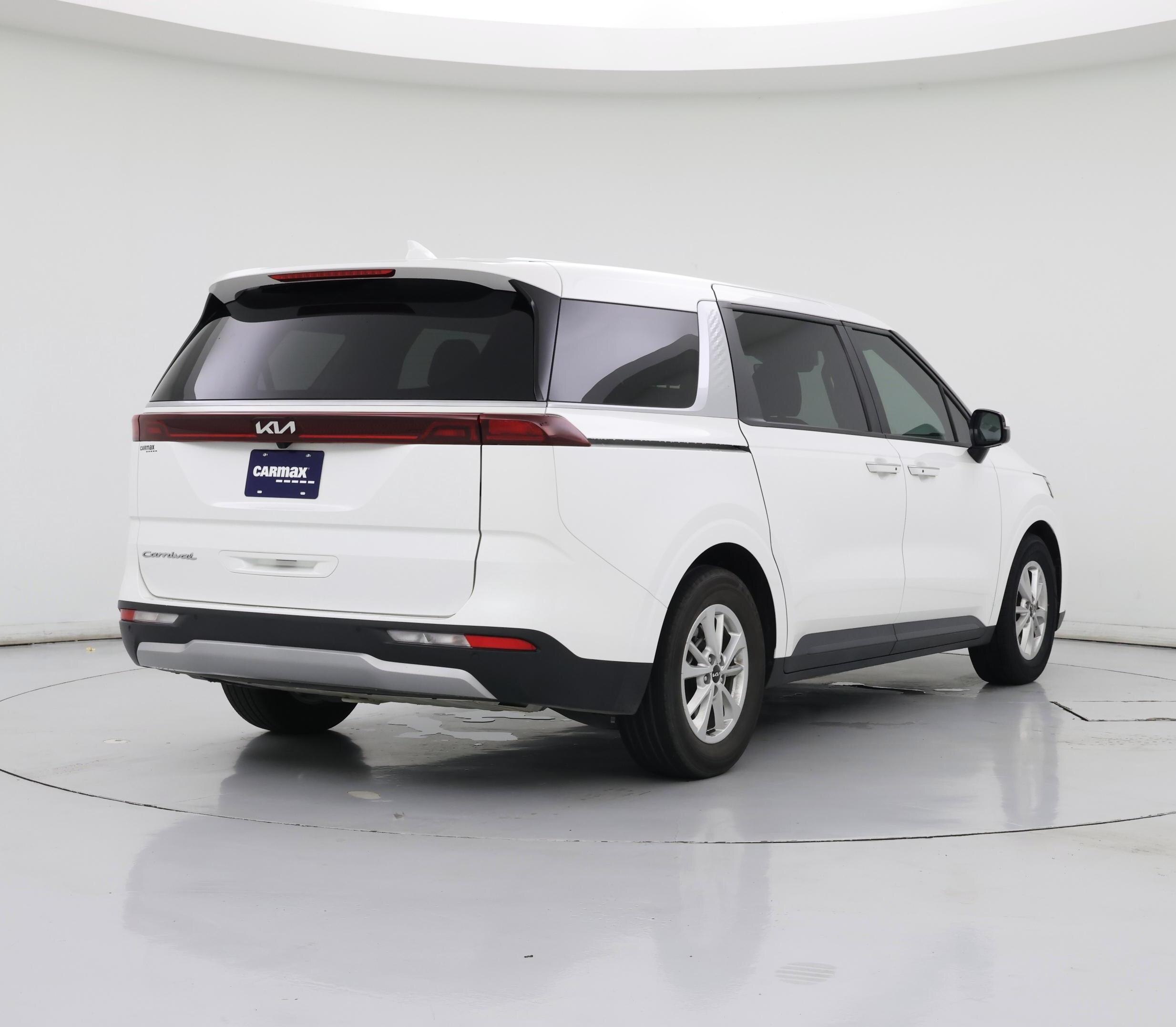 Thumbnail: 2022 Kia Carnival - 8