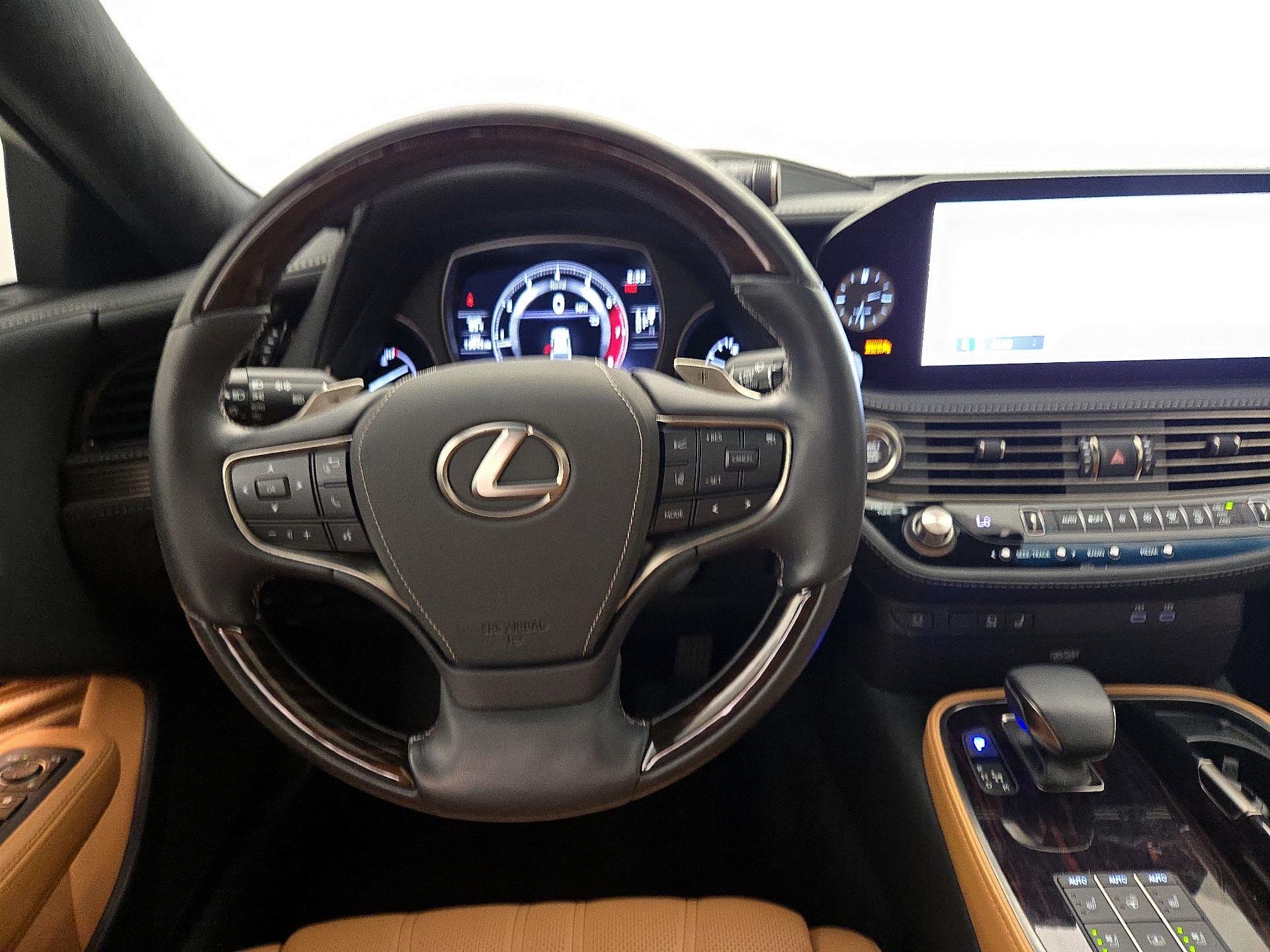 Thumbnail: 2023 Lexus LS - 10