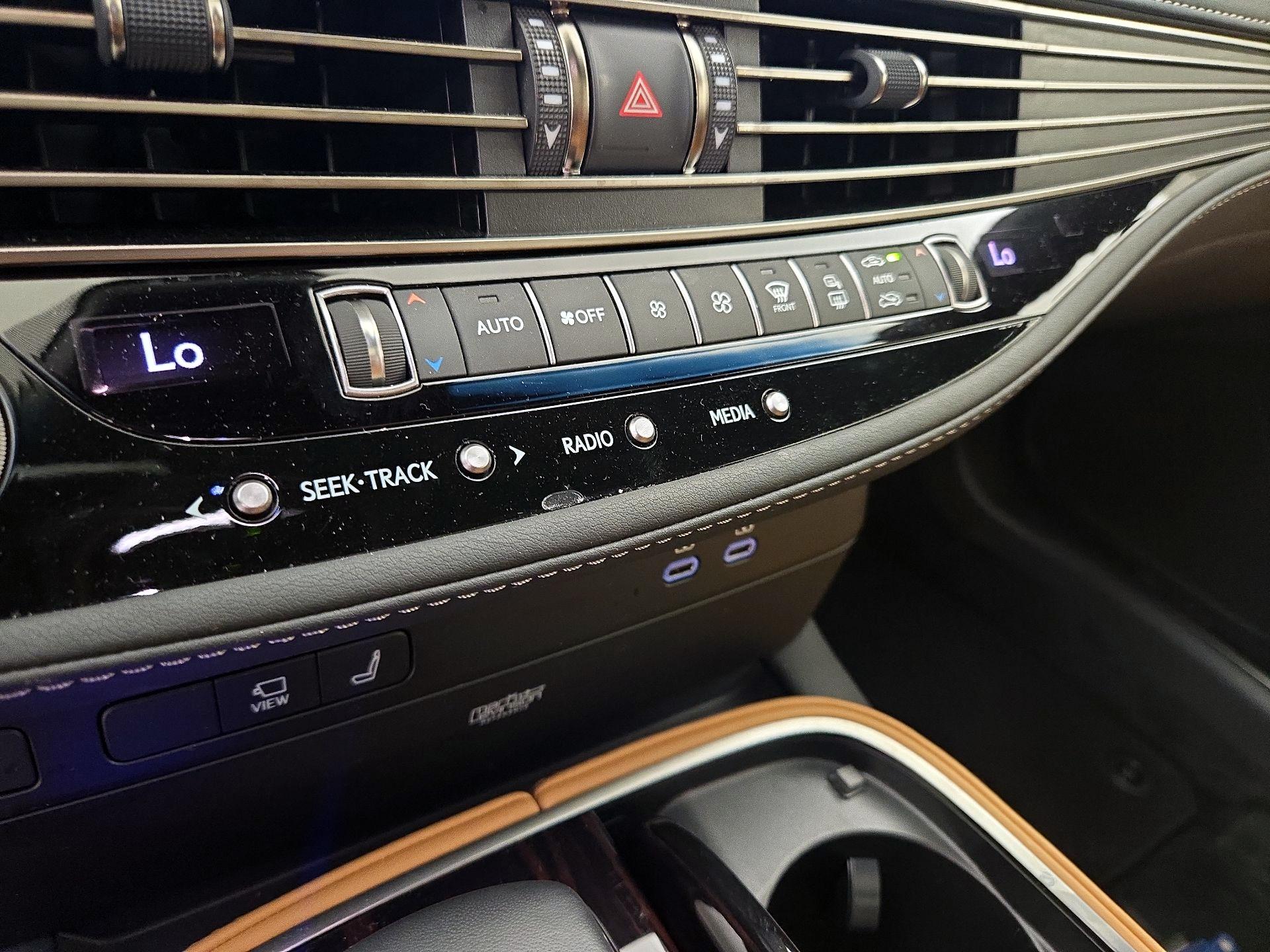 Thumbnail: 2023 Lexus LS - 16