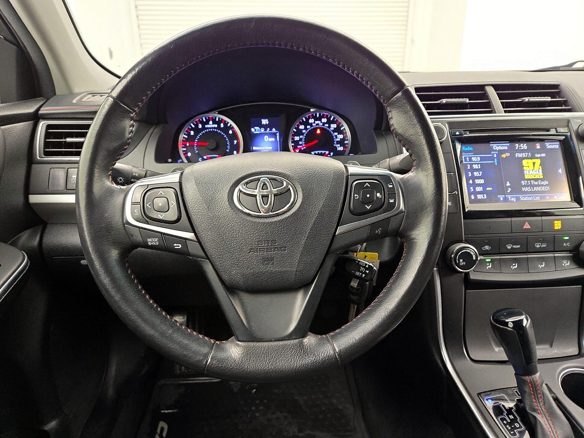 Thumbnail: 2015 Toyota Camry - 10