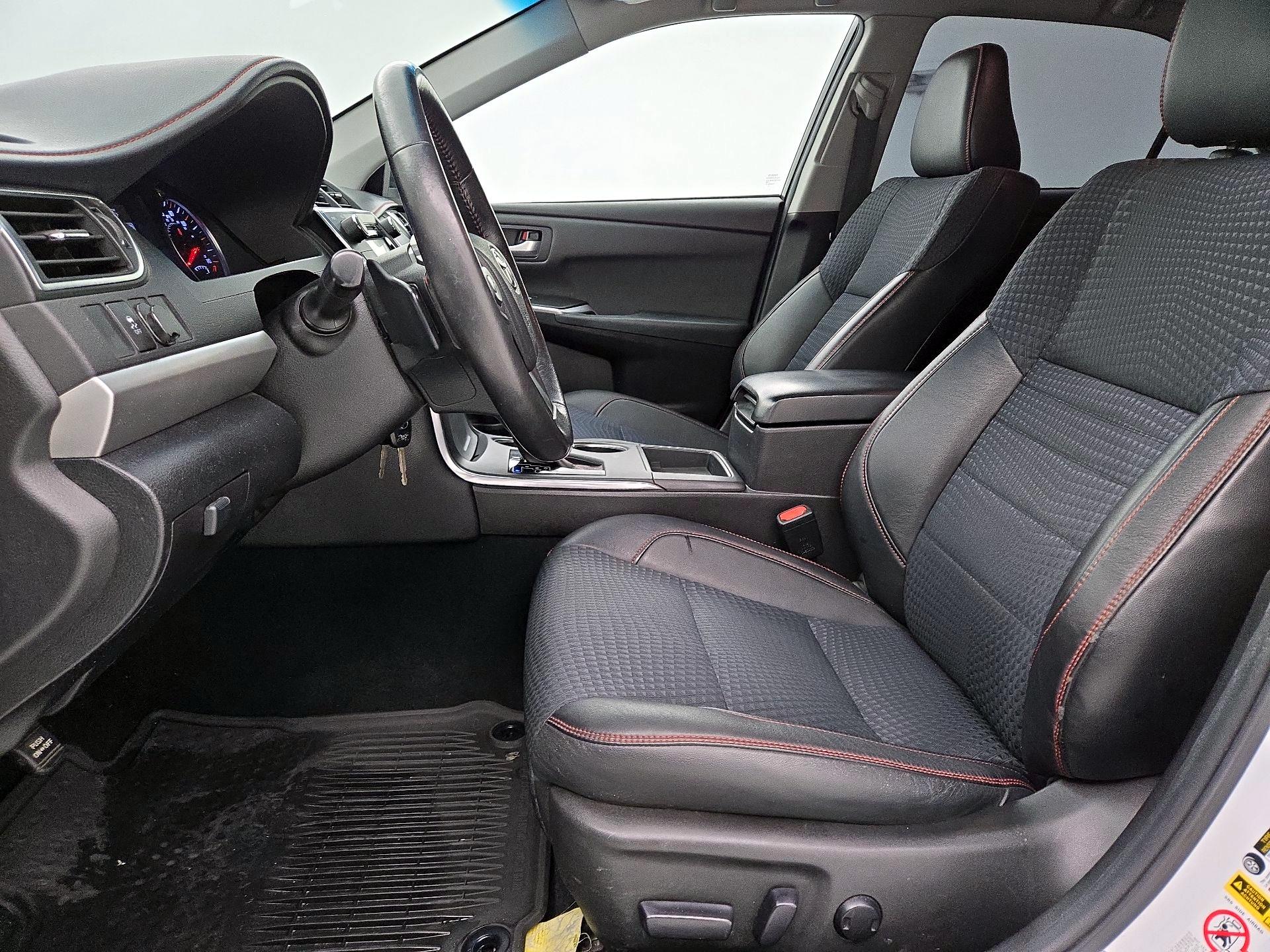 Thumbnail: 2015 Toyota Camry - 11