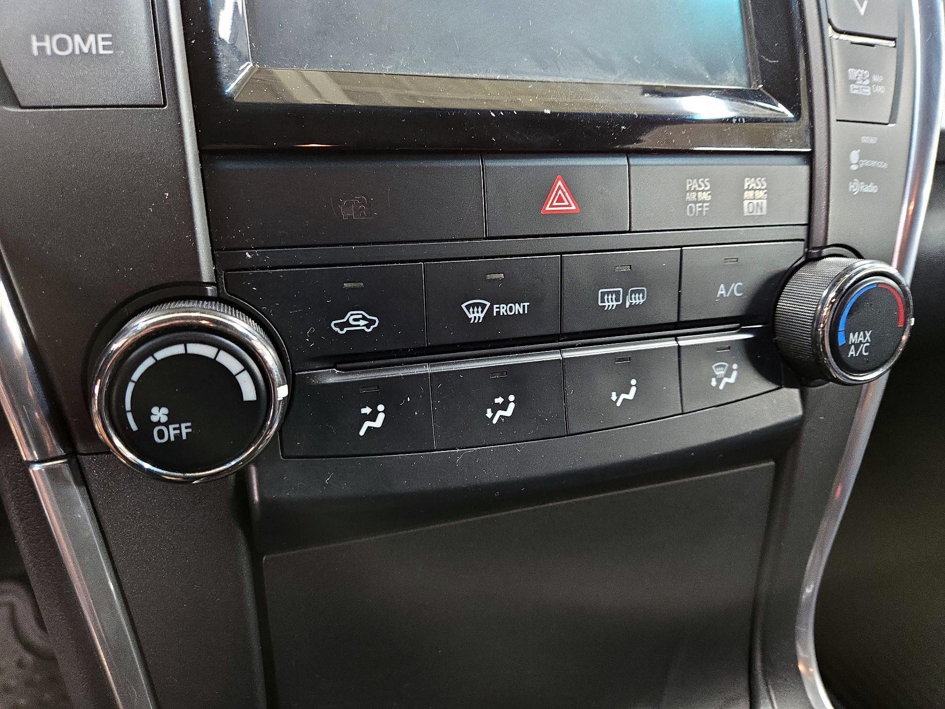 Thumbnail: 2015 Toyota Camry - 16