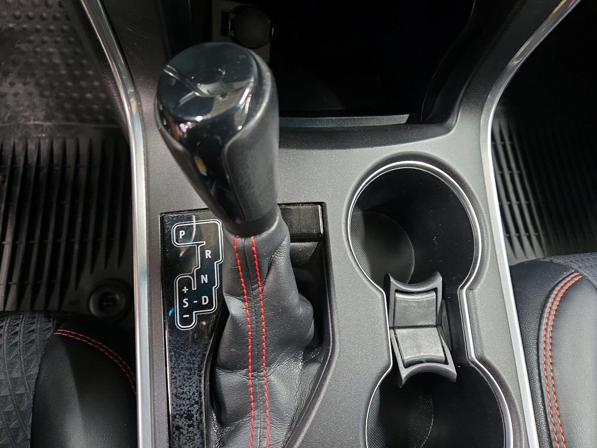 Thumbnail: 2015 Toyota Camry - 17