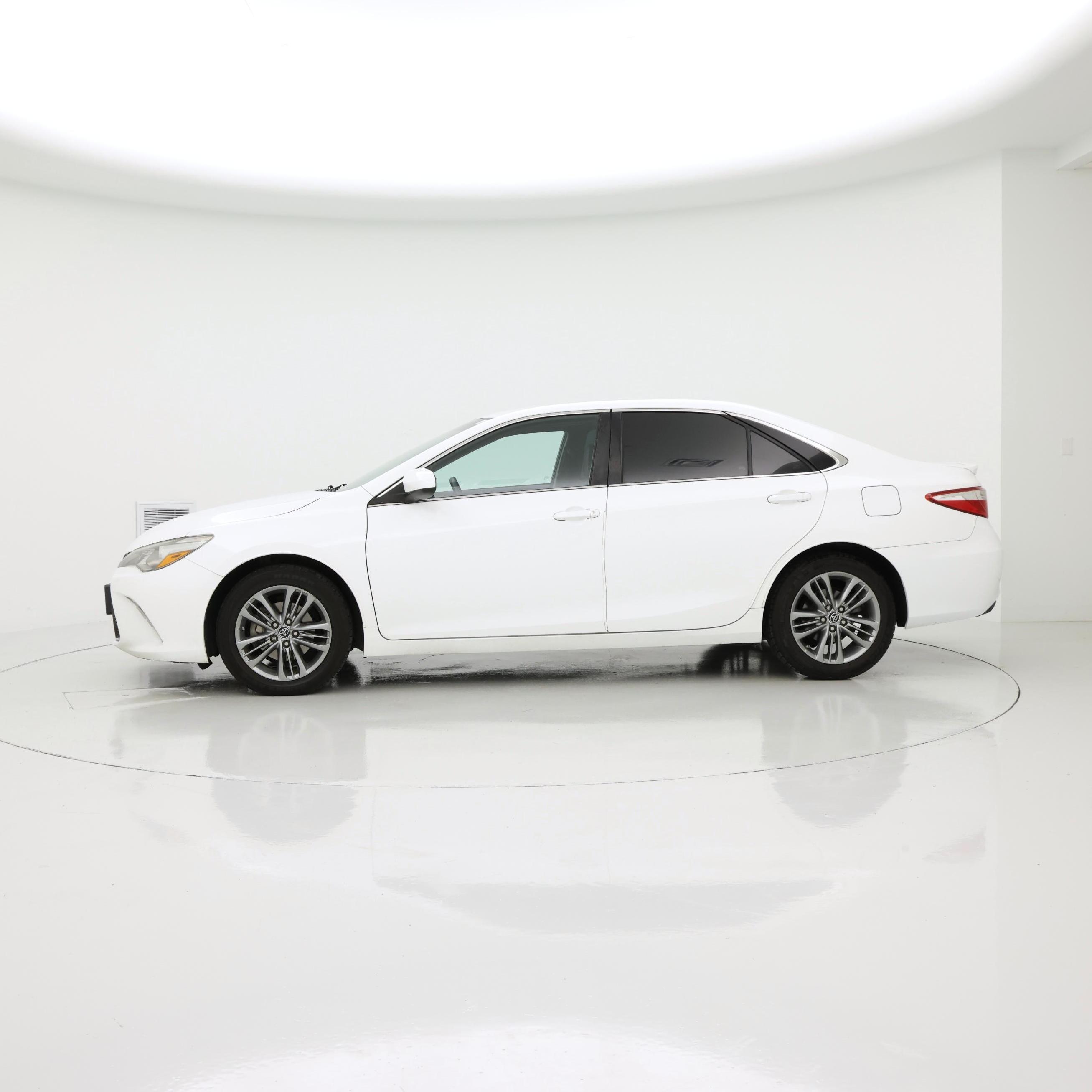 Thumbnail: 2015 Toyota Camry - 3