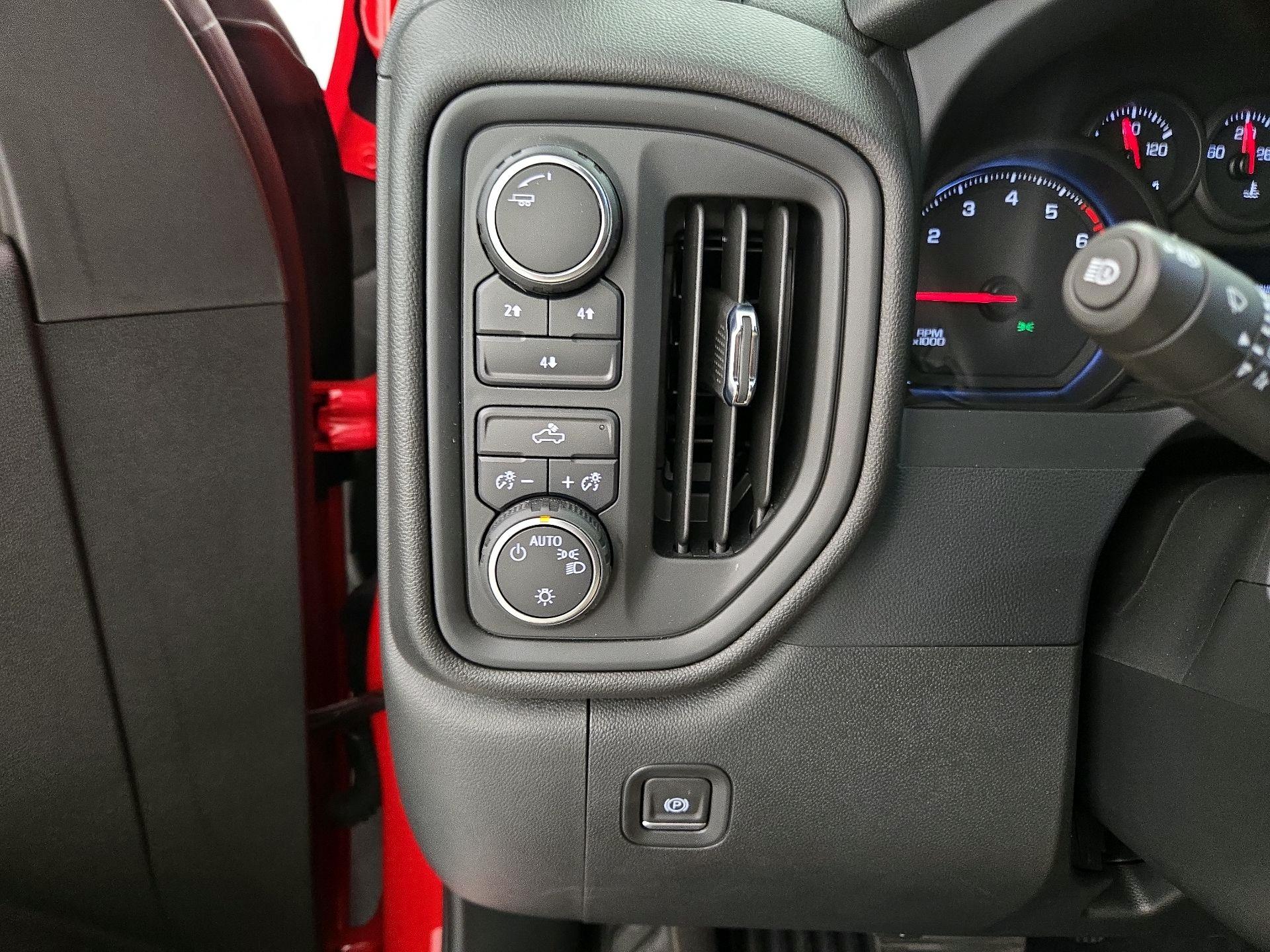 Thumbnail: 2024 Chevrolet Silverado 2500 - 13