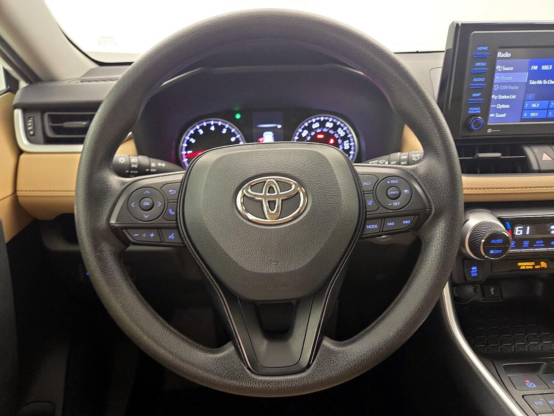 Thumbnail: 2021 Toyota RAV4 - 10