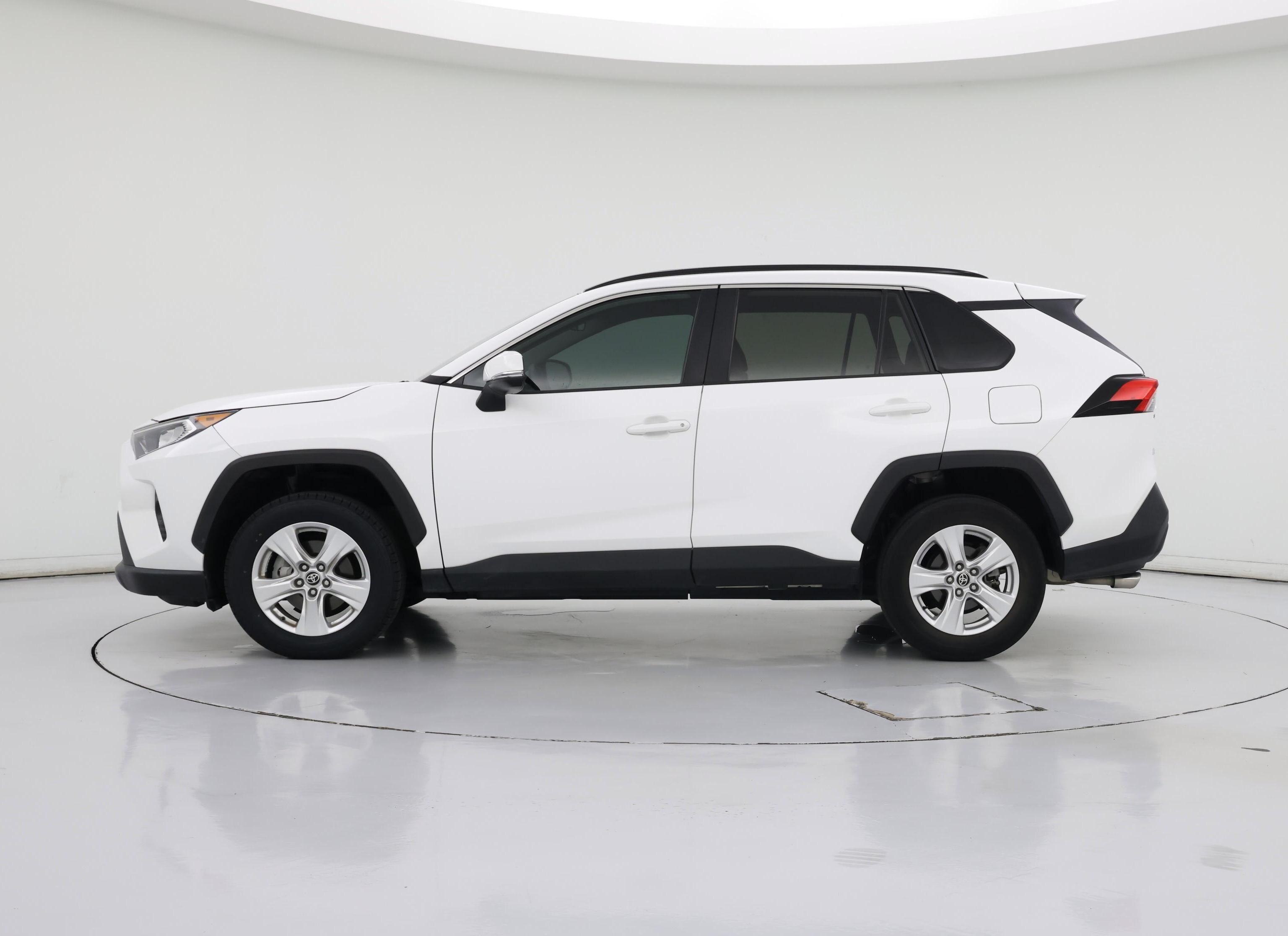 Thumbnail: 2021 Toyota RAV4 - 3