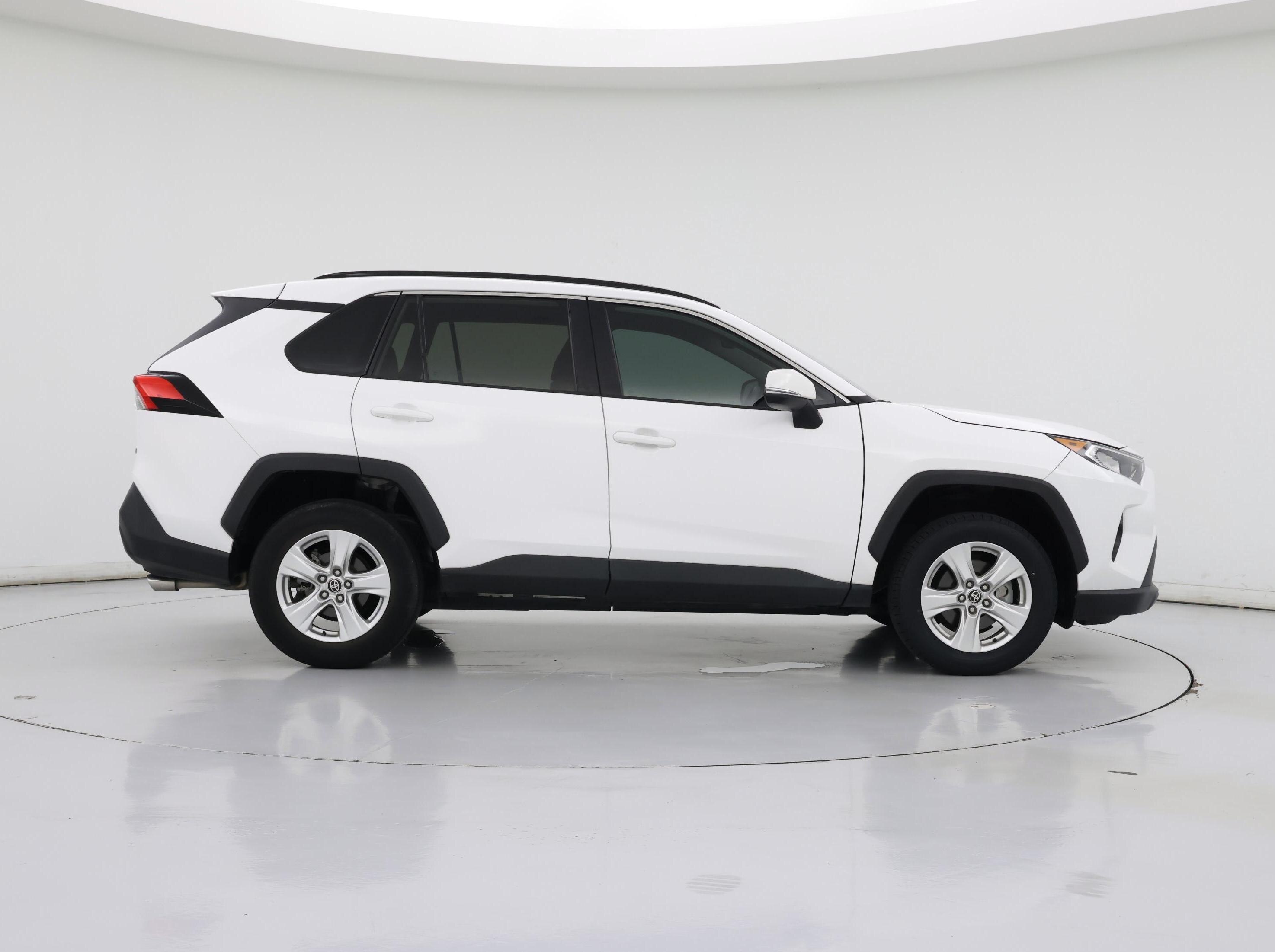 Thumbnail: 2021 Toyota RAV4 - 7