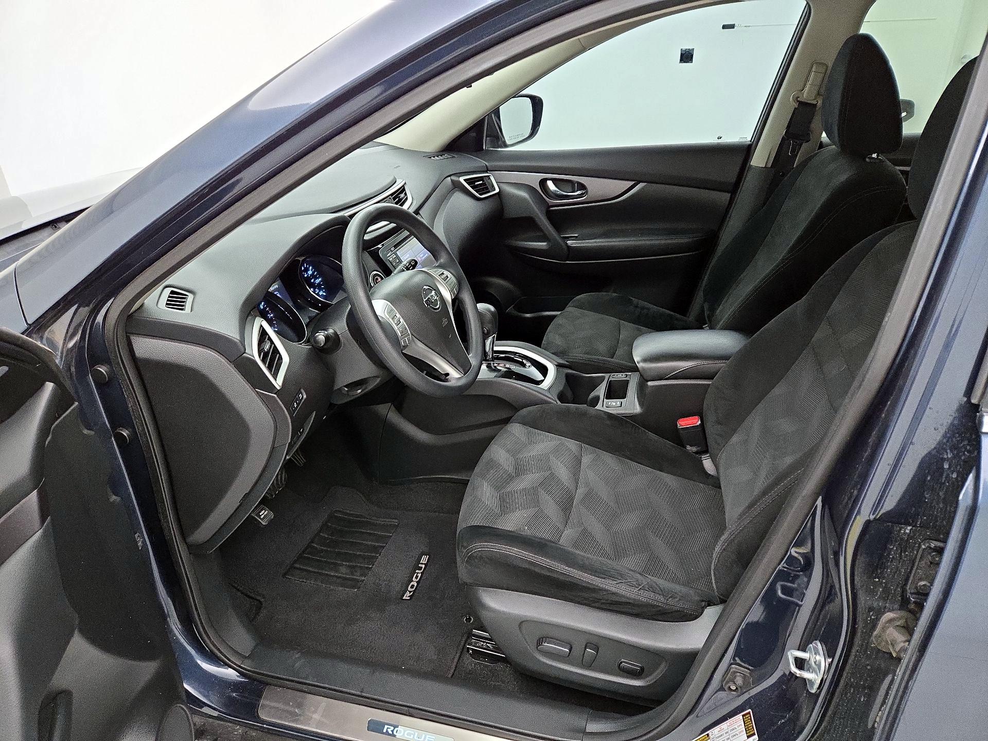 Thumbnail: 2016 Nissan Rogue - 11