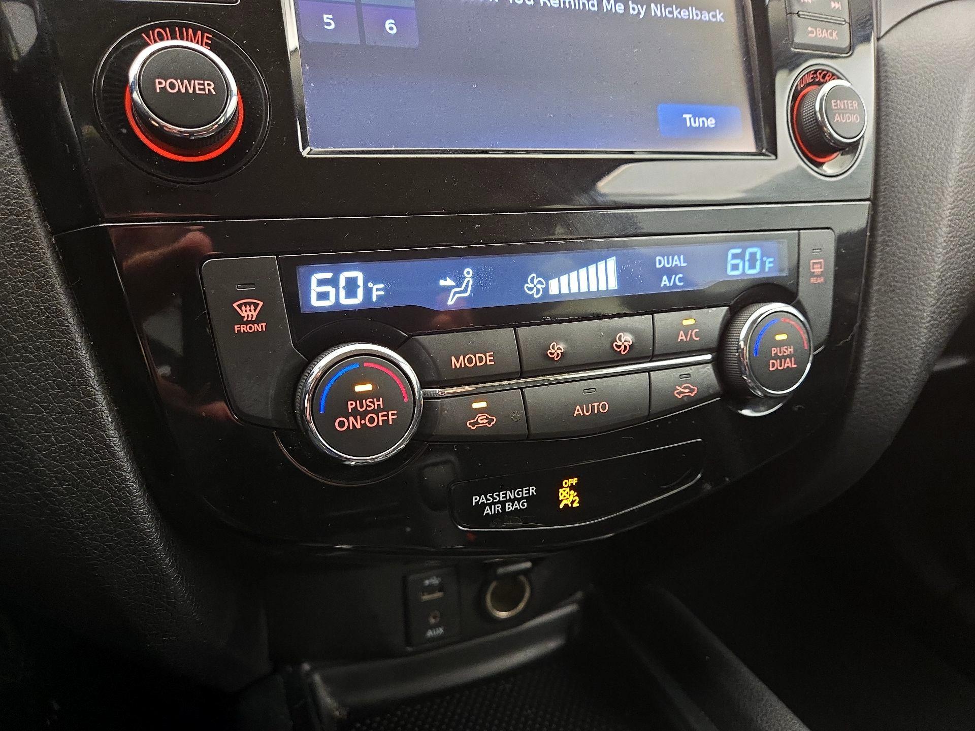 Thumbnail: 2016 Nissan Rogue - 17