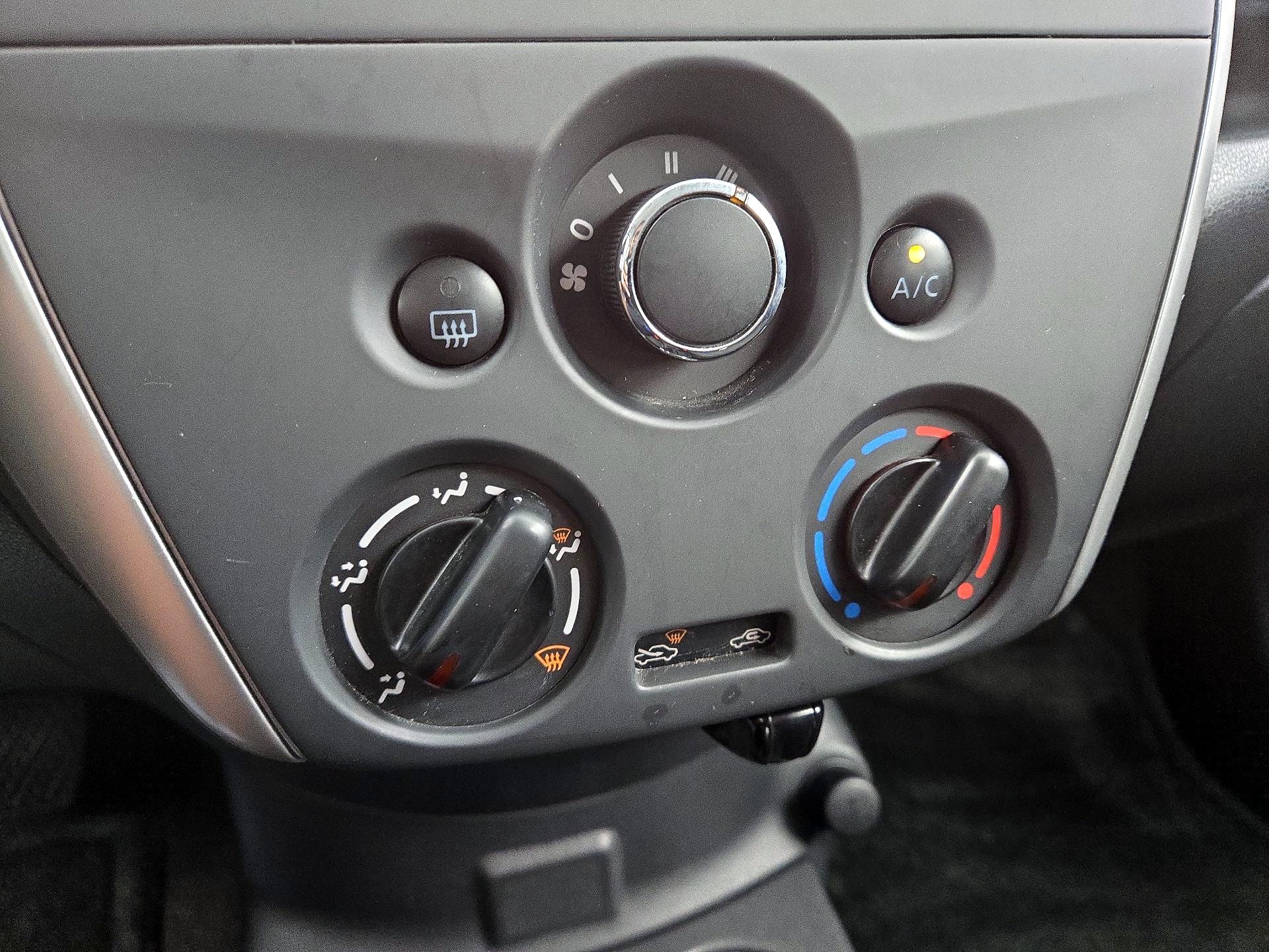 Thumbnail: 2017 Nissan Versa Note - 15