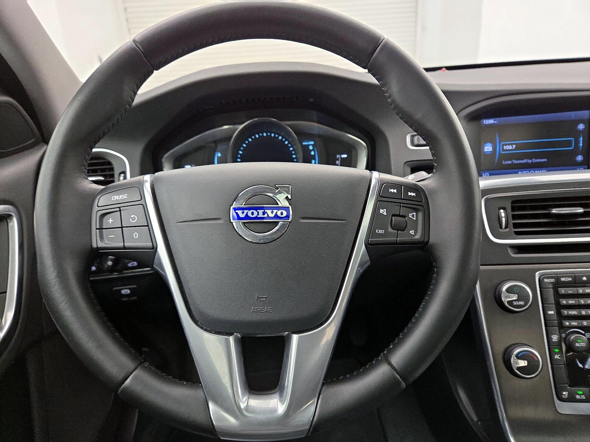 Thumbnail: 2014 Volvo S60 - 10