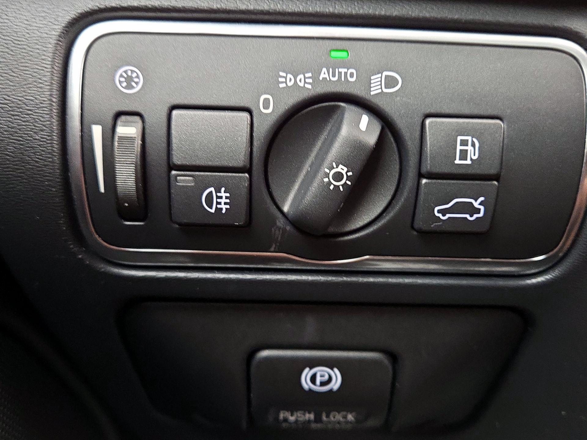 Thumbnail: 2014 Volvo S60 - 13