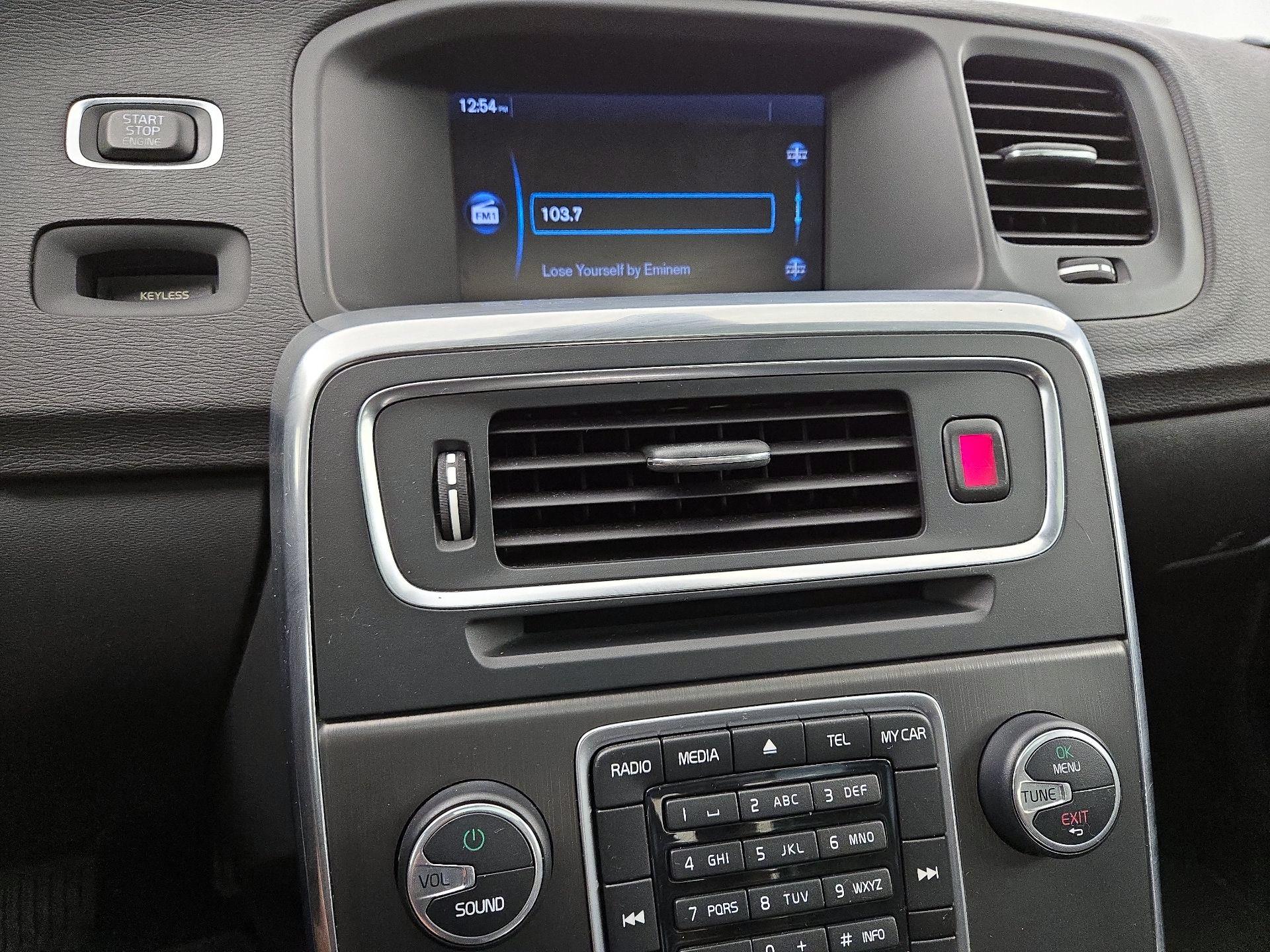 Thumbnail: 2014 Volvo S60 - 14
