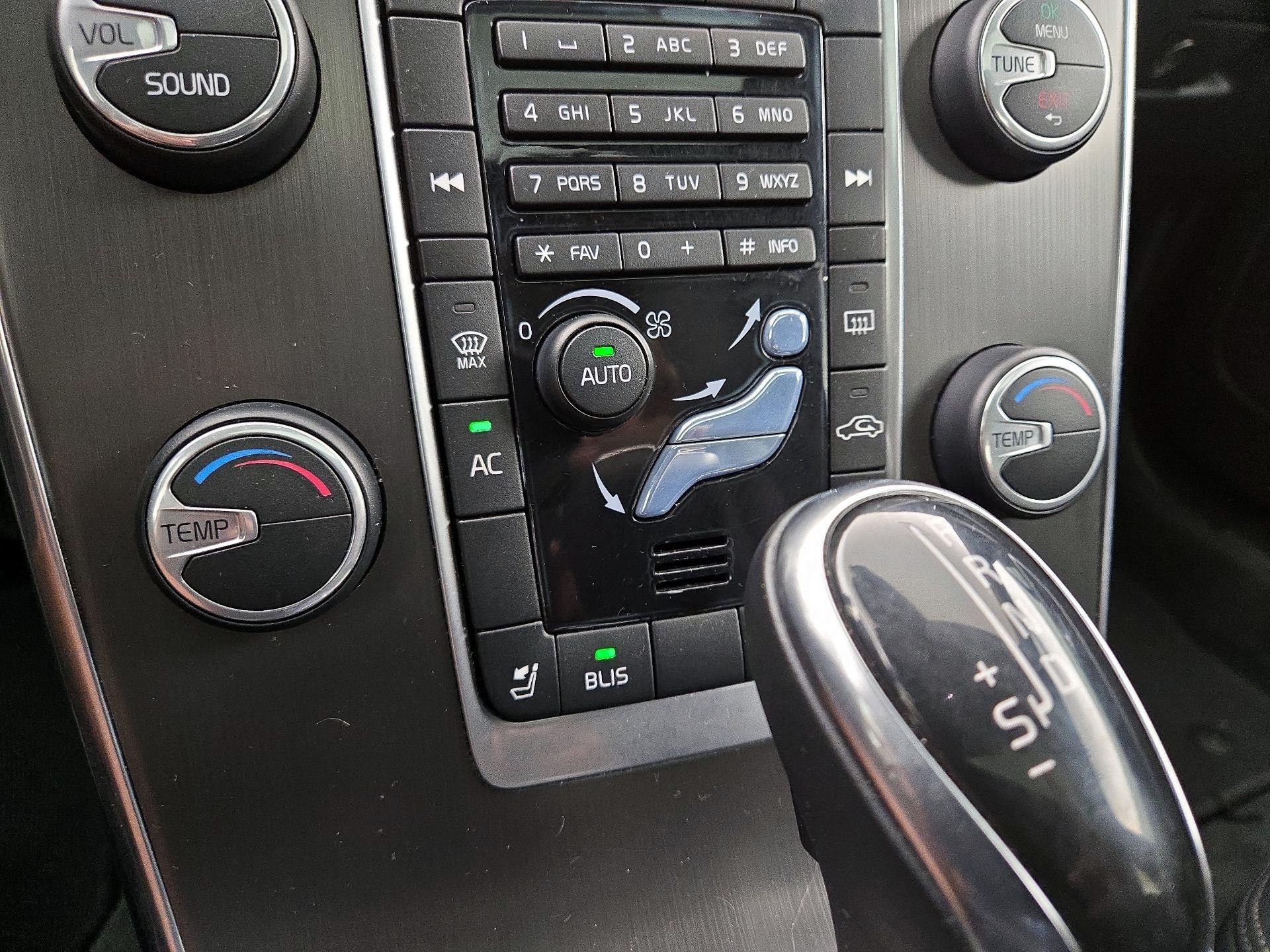Thumbnail: 2014 Volvo S60 - 15