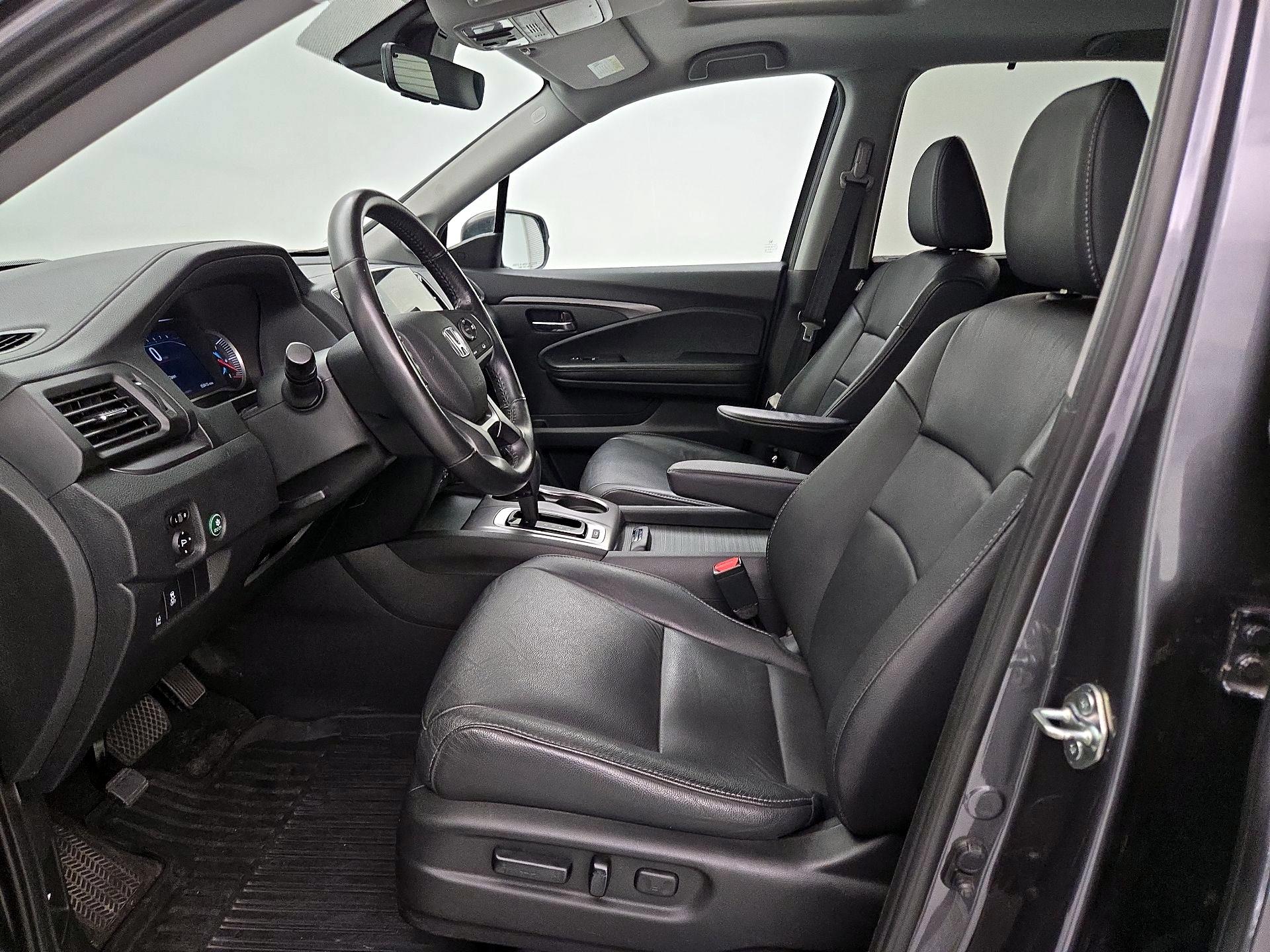 Thumbnail: 2019 Honda Pilot - 11