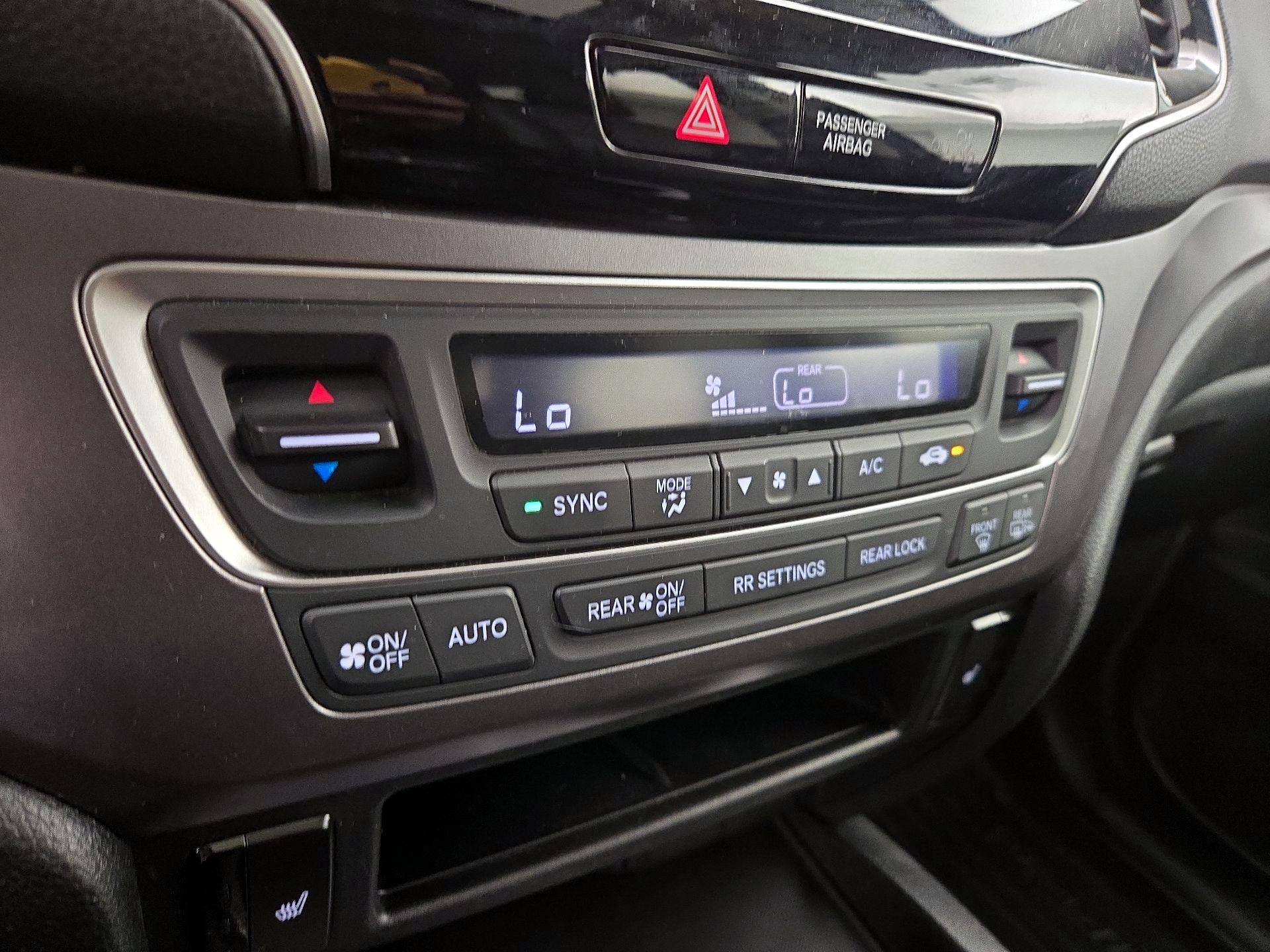 Thumbnail: 2019 Honda Pilot - 16
