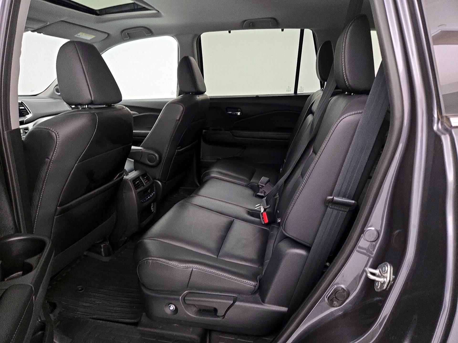 Thumbnail: 2019 Honda Pilot - 20