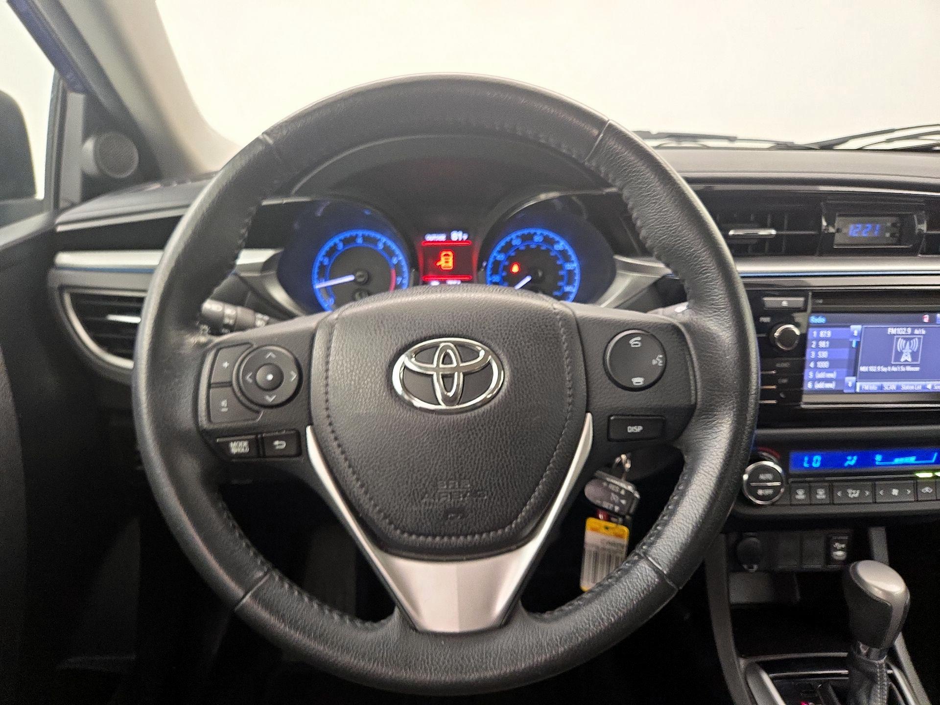 Thumbnail: 2015 Toyota Corolla - 10