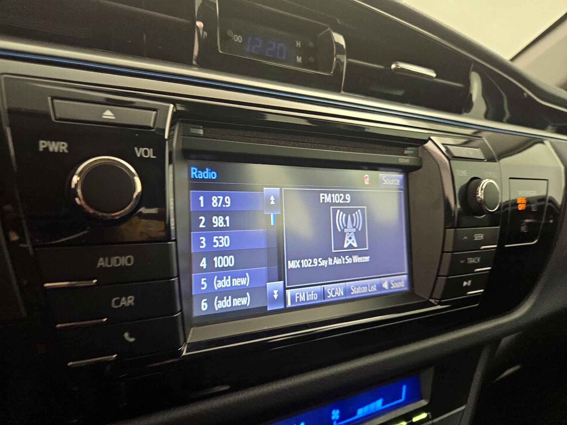 Thumbnail: 2015 Toyota Corolla - 15