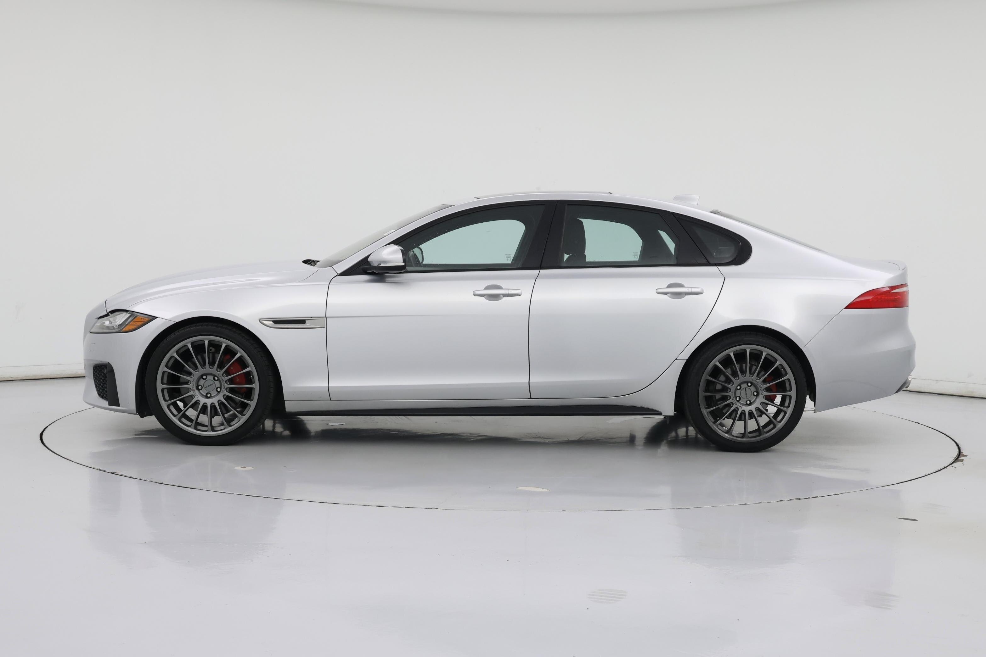 Thumbnail: 2017 Jaguar XF - 3