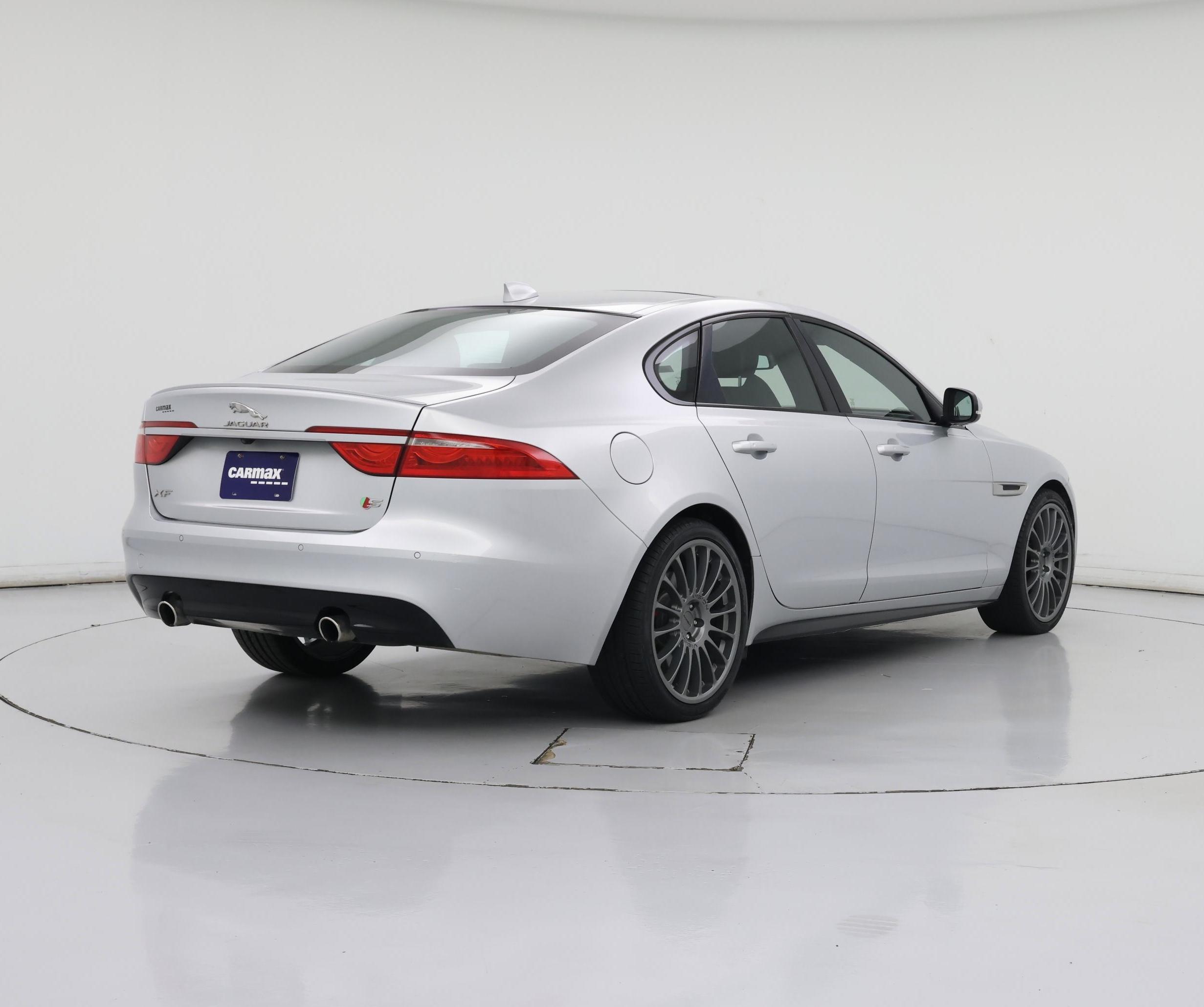 Thumbnail: 2017 Jaguar XF - 8
