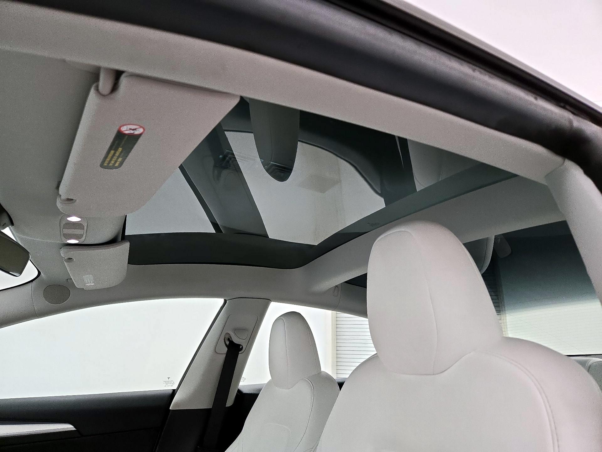 Thumbnail: 2023 Tesla Model 3 - 18