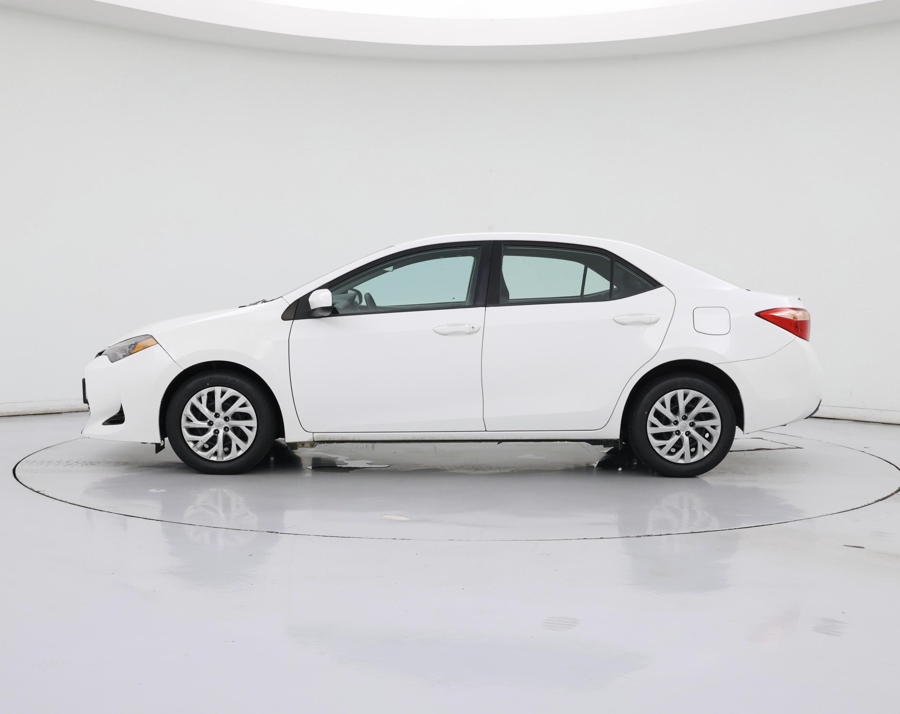 Thumbnail: 2018 Toyota Corolla - 3