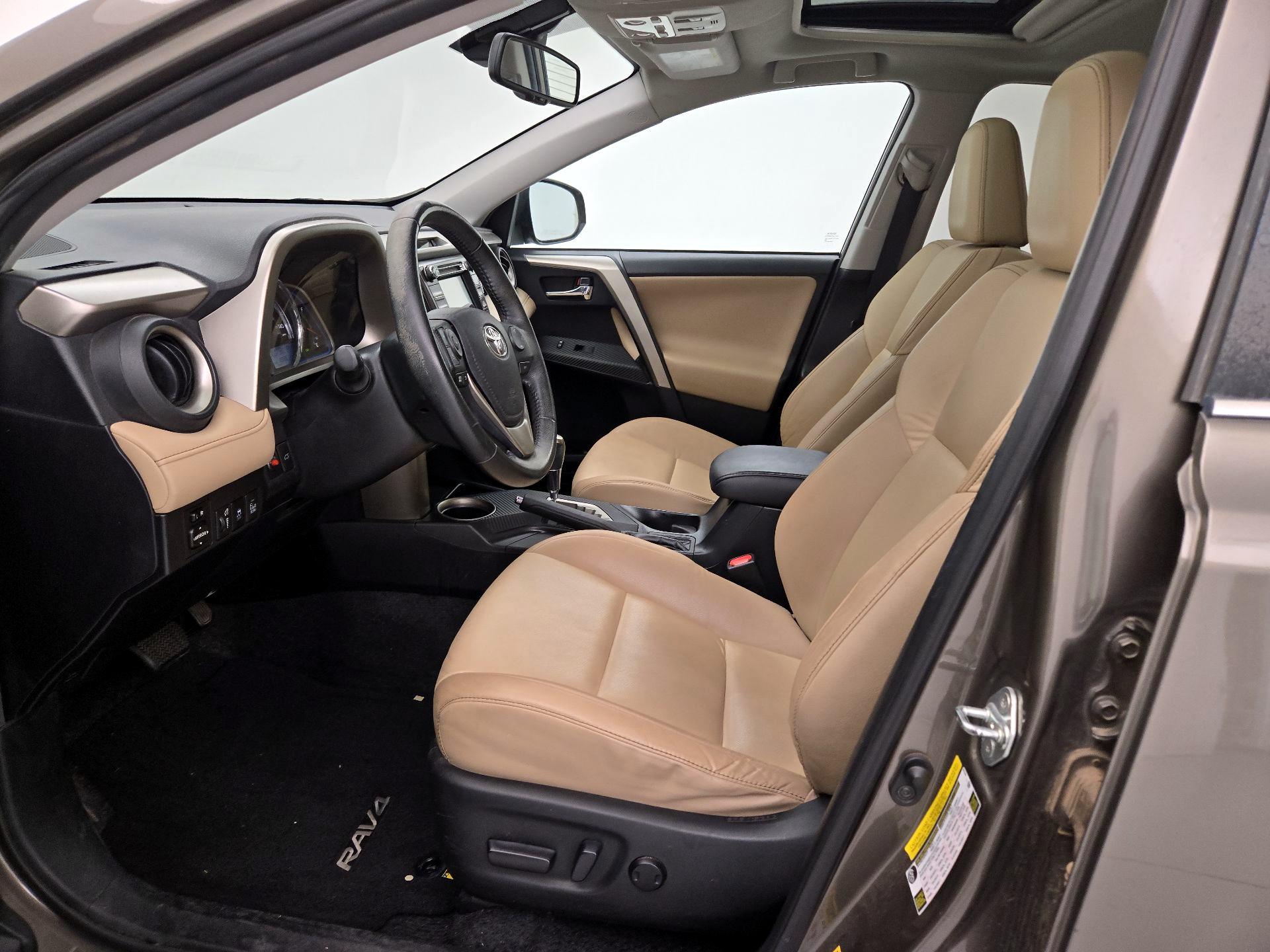 Thumbnail: 2015 Toyota RAV4 - 11