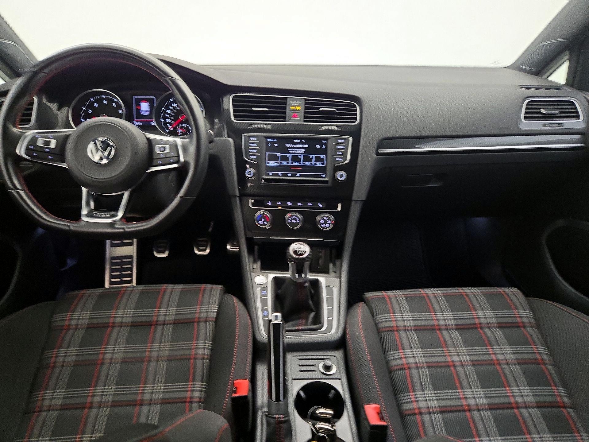 Thumbnail: 2017 Volkswagen Golf - 9