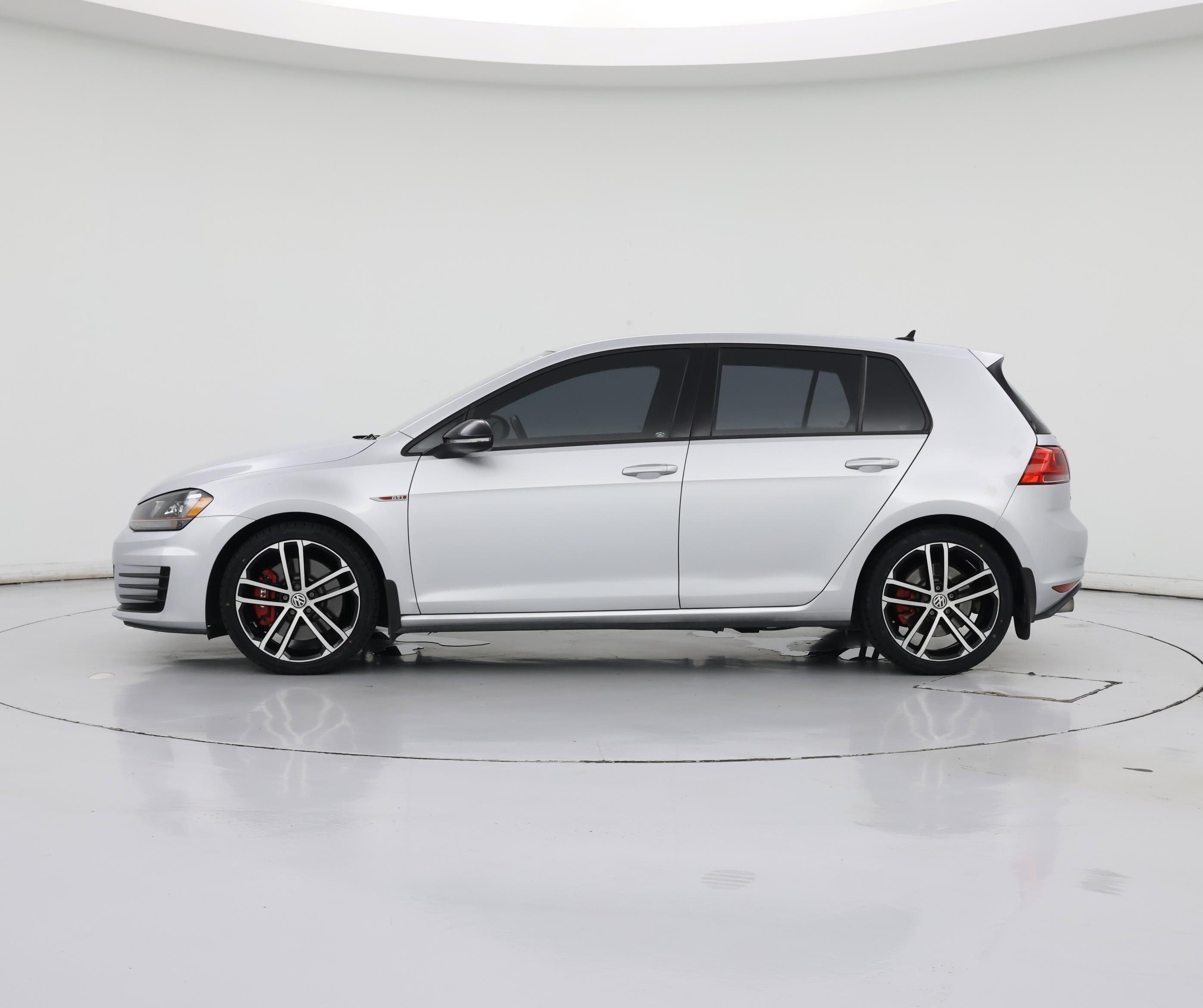 Thumbnail: 2017 Volkswagen Golf - 3
