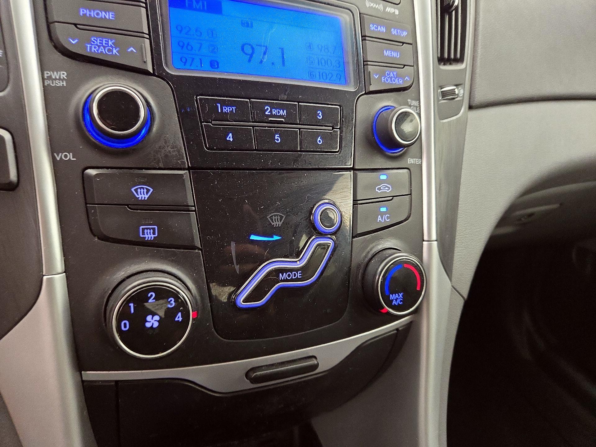 Thumbnail: 2013 Hyundai Sonata - 15