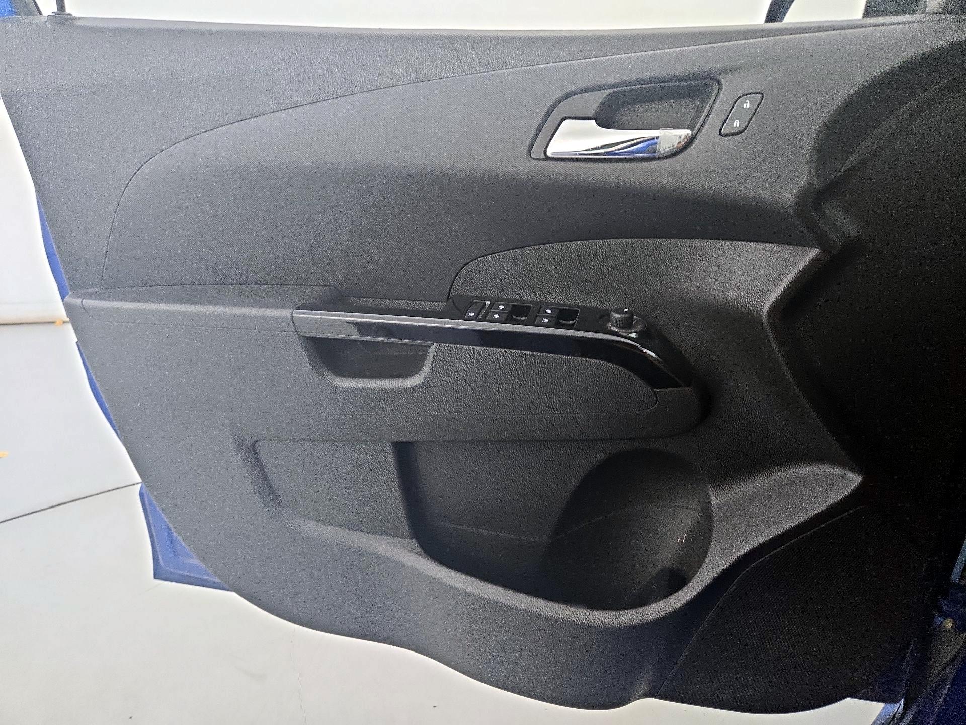 Thumbnail: 2018 Chevrolet Sonic - 12