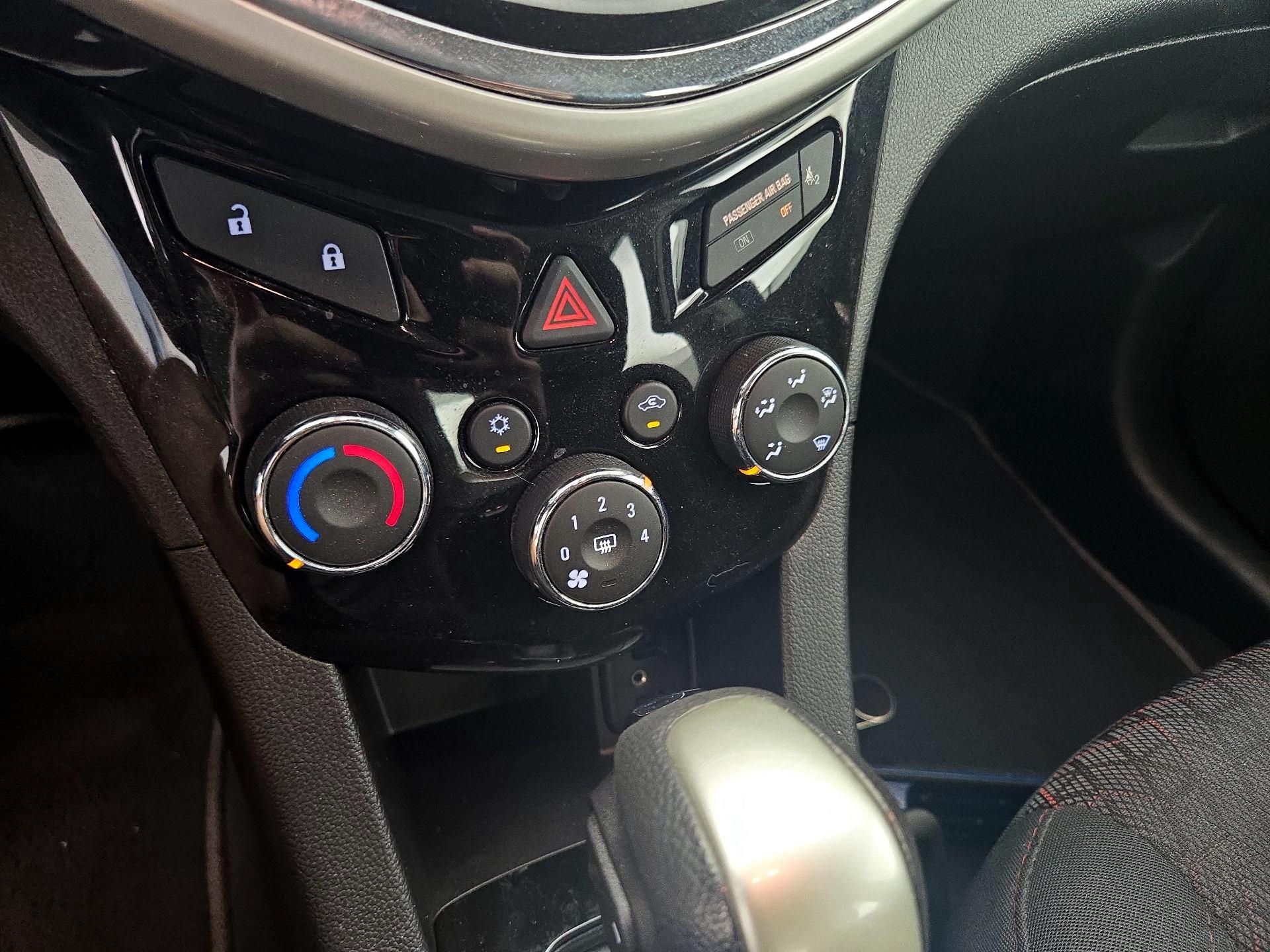 Thumbnail: 2018 Chevrolet Sonic - 16
