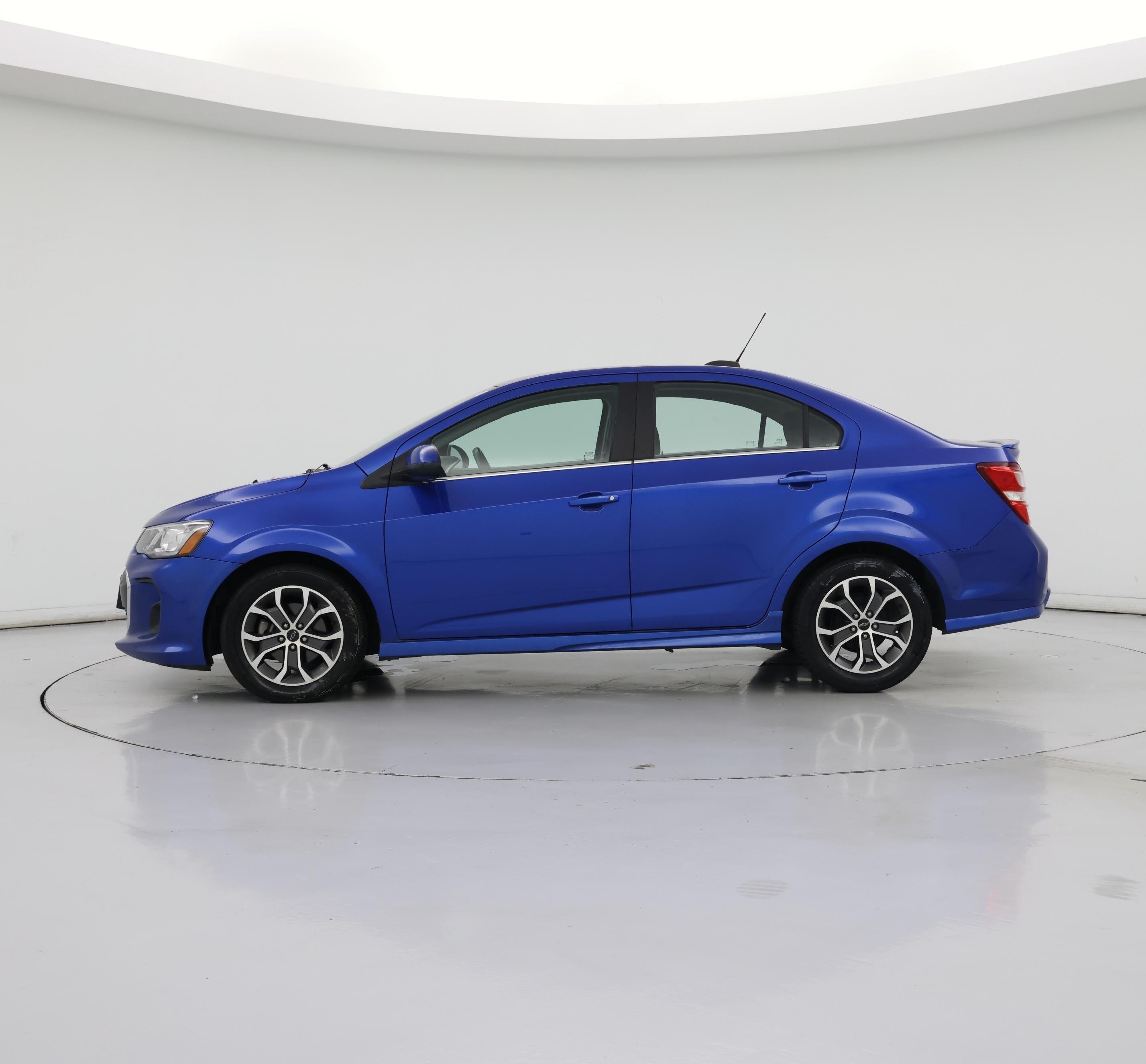 Thumbnail: 2018 Chevrolet Sonic - 3