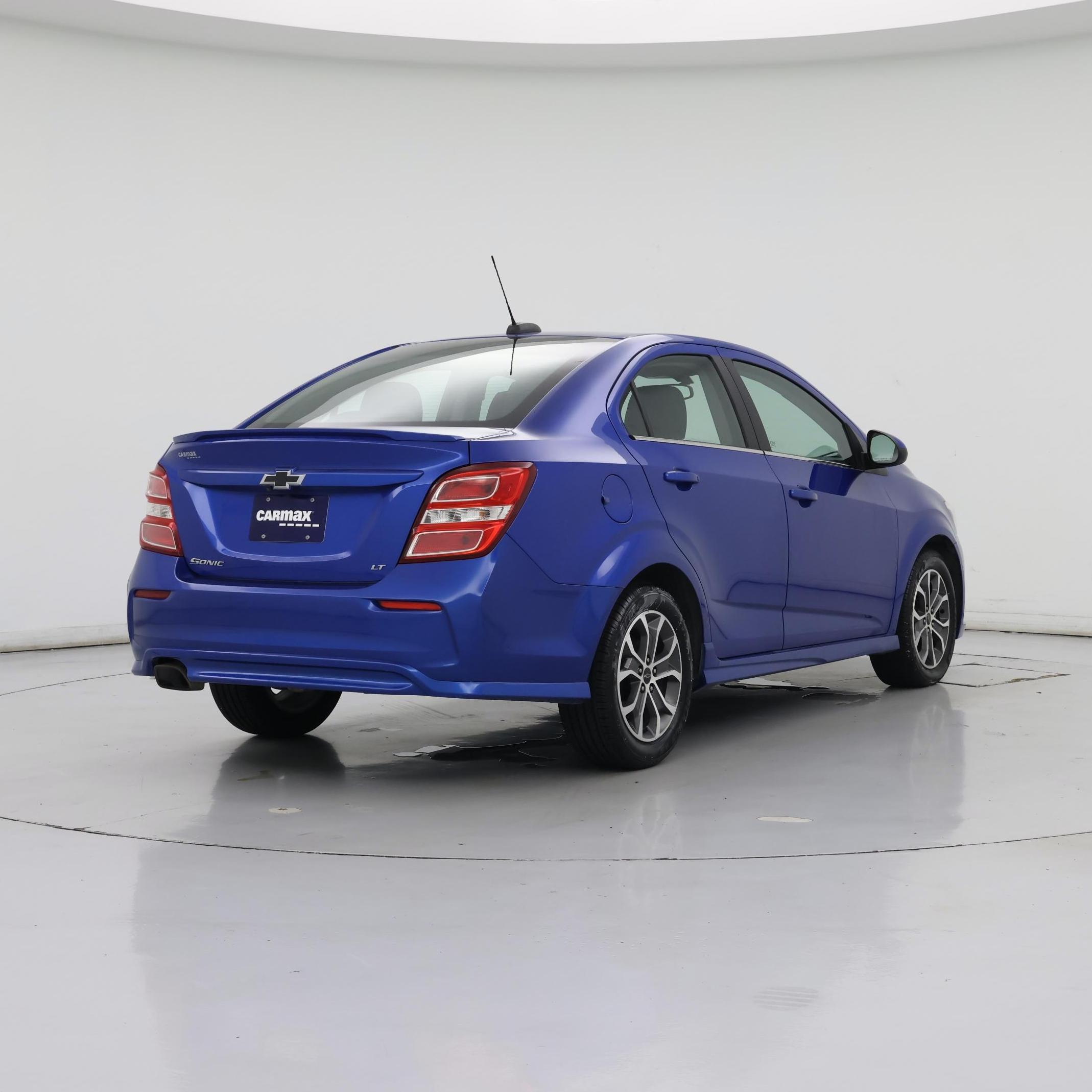 Thumbnail: 2018 Chevrolet Sonic - 8