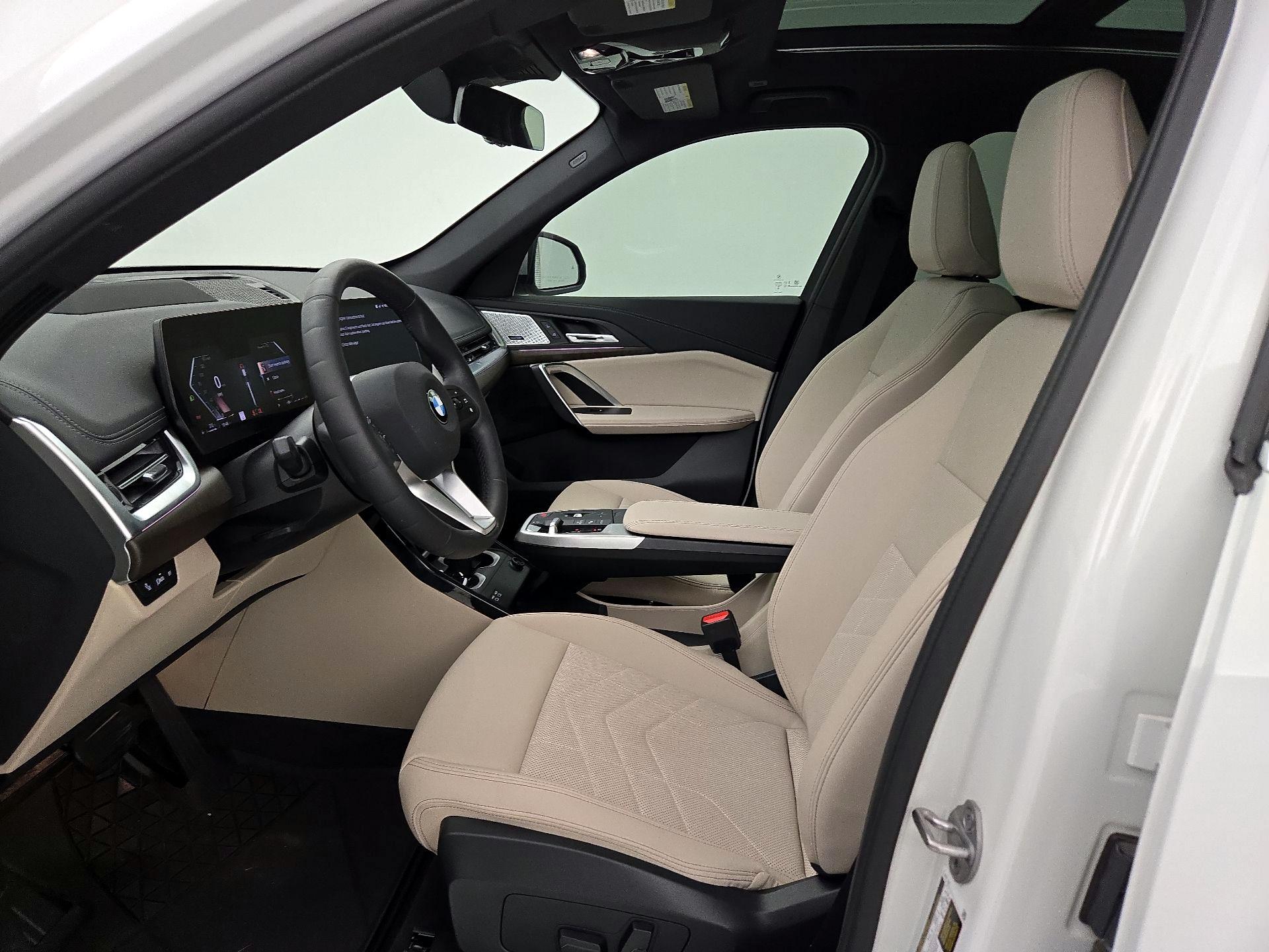 Thumbnail: 2023 BMW X1 - 11
