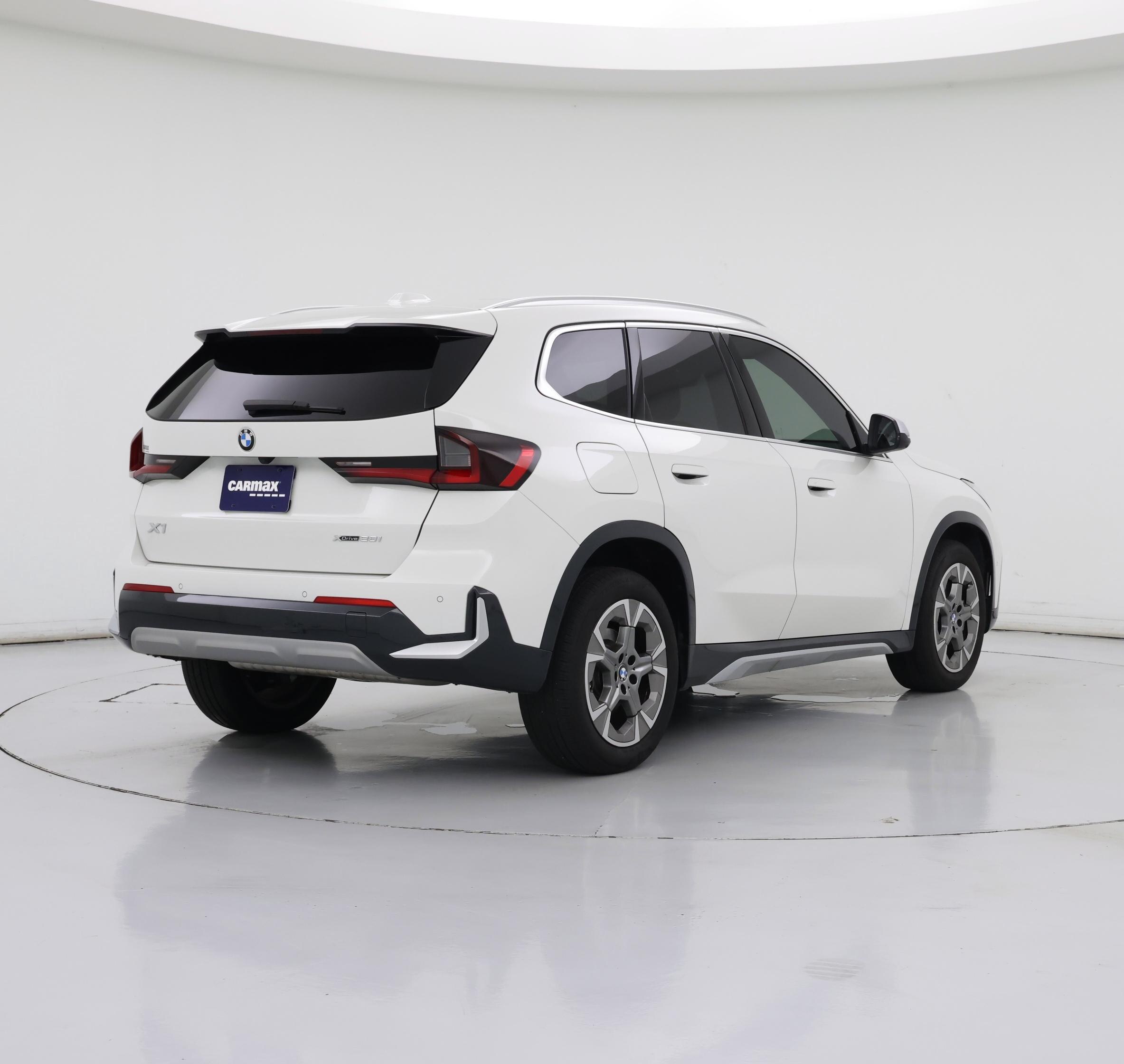 Thumbnail: 2023 BMW X1 - 8