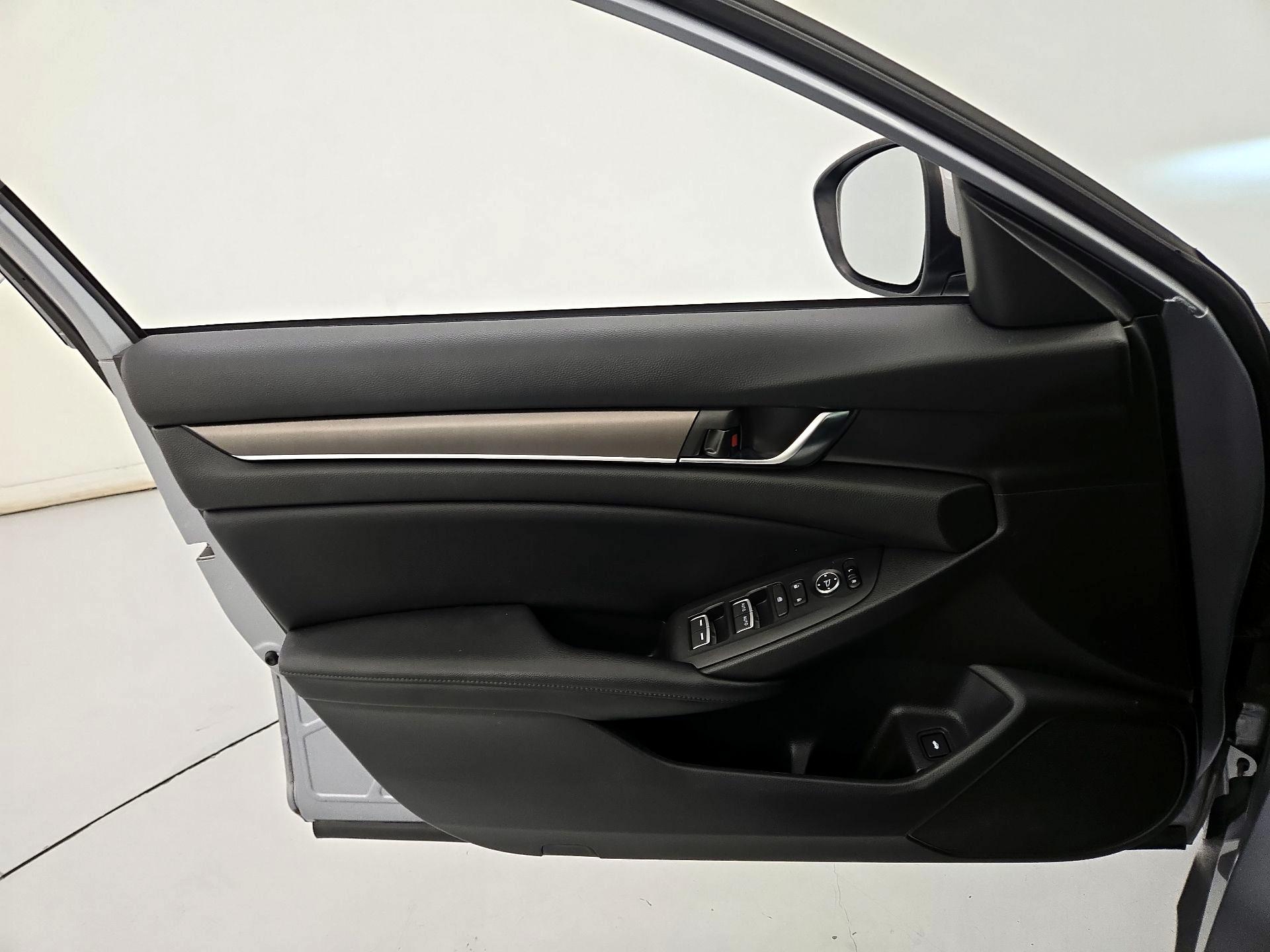 Thumbnail: 2018 Honda Accord - 12
