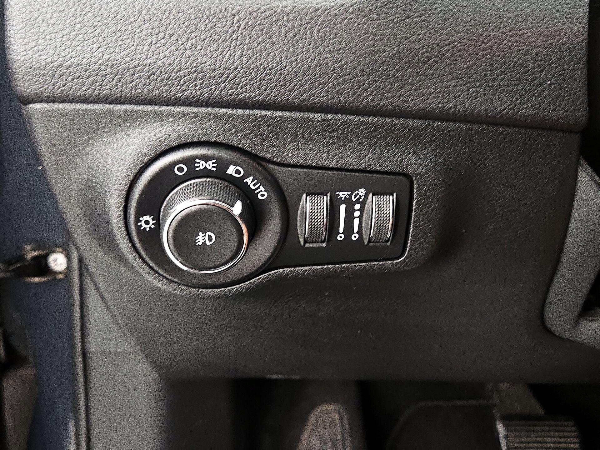 Thumbnail: 2018 Jeep Compass - 13