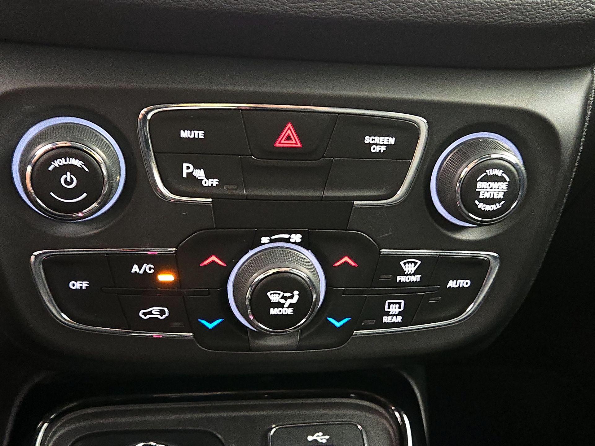 Thumbnail: 2018 Jeep Compass - 16