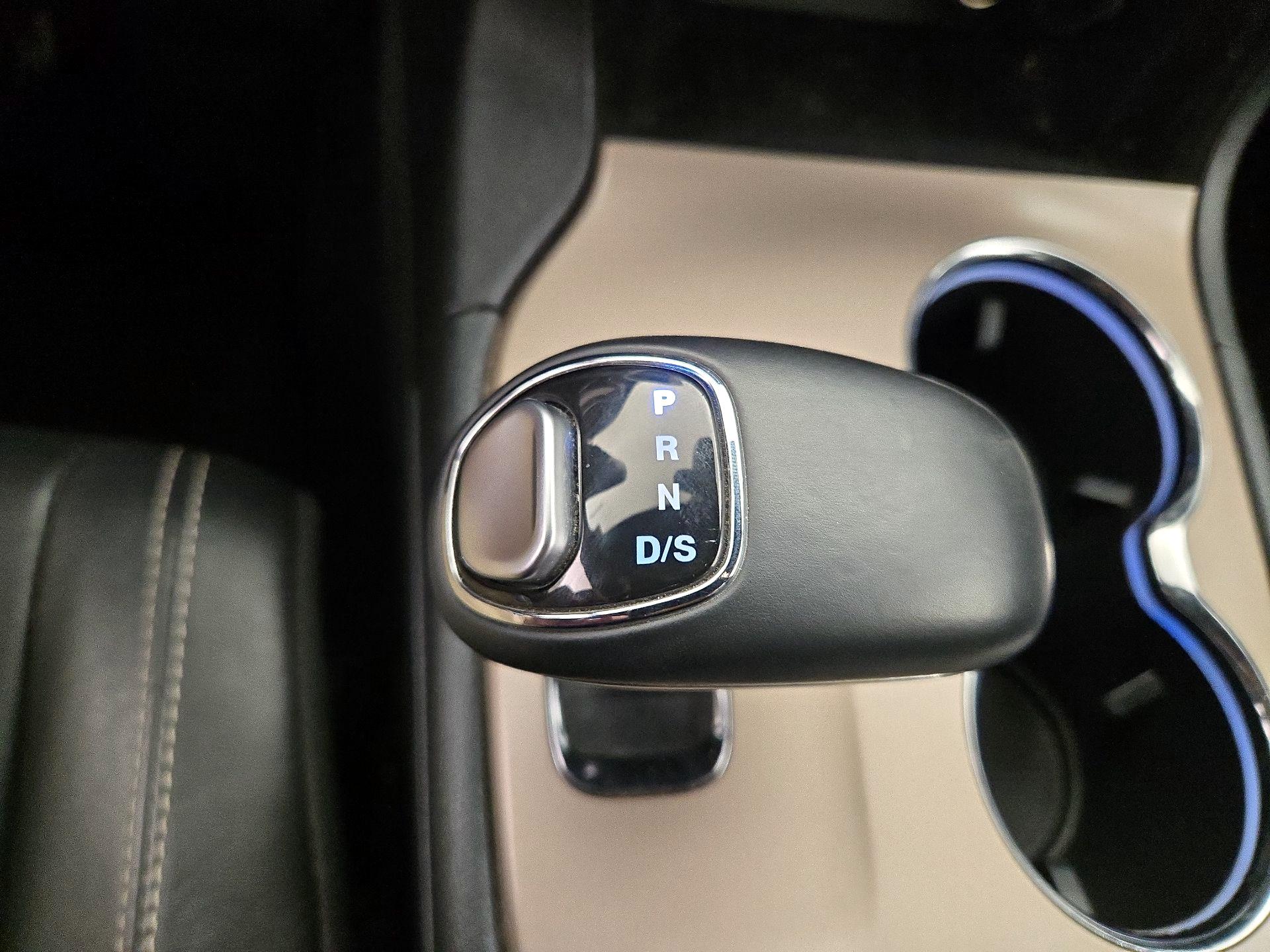 Thumbnail: 2015 Jeep Grand Cherokee - 18