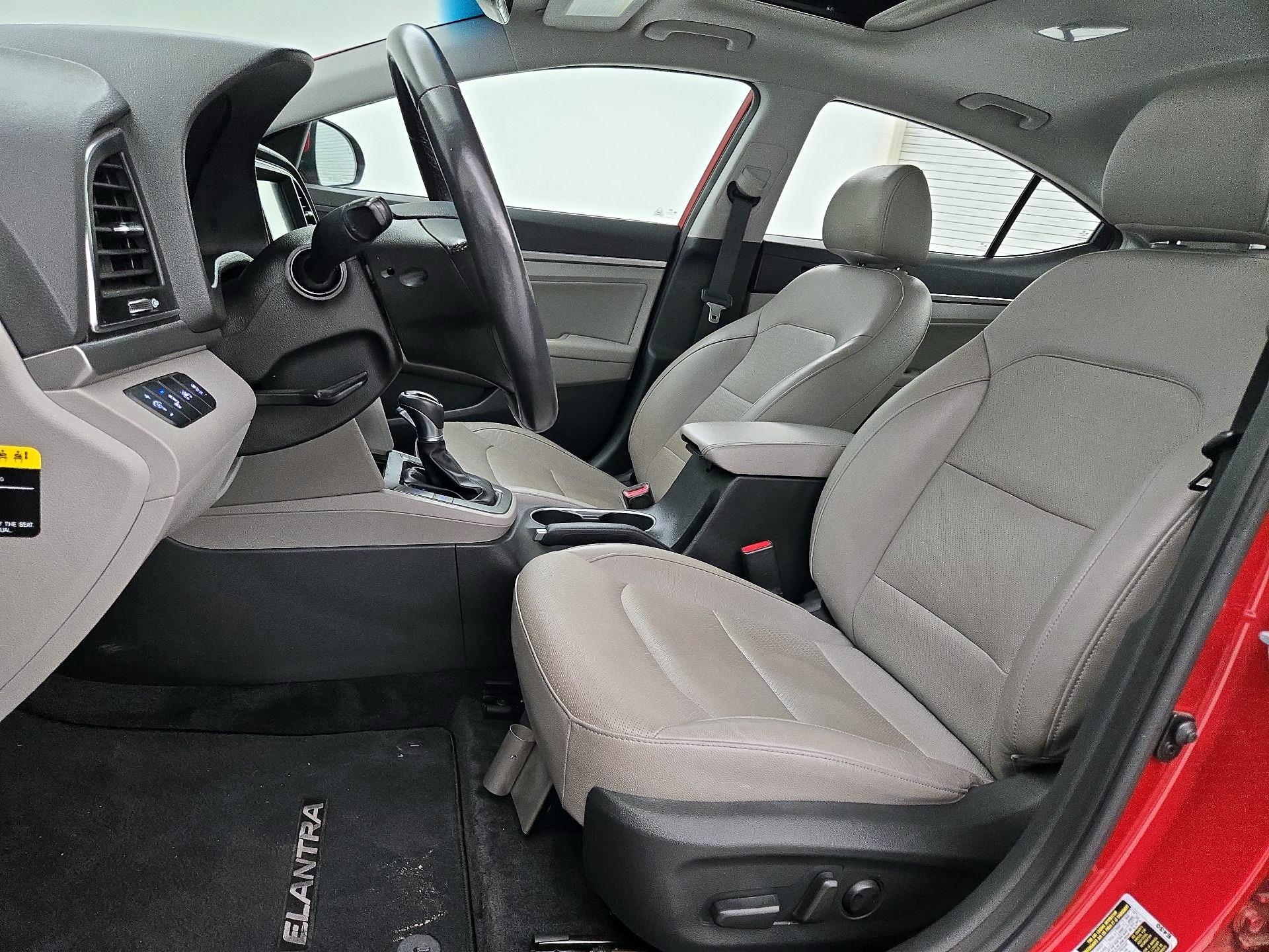 Thumbnail: 2017 Hyundai Elantra - 11
