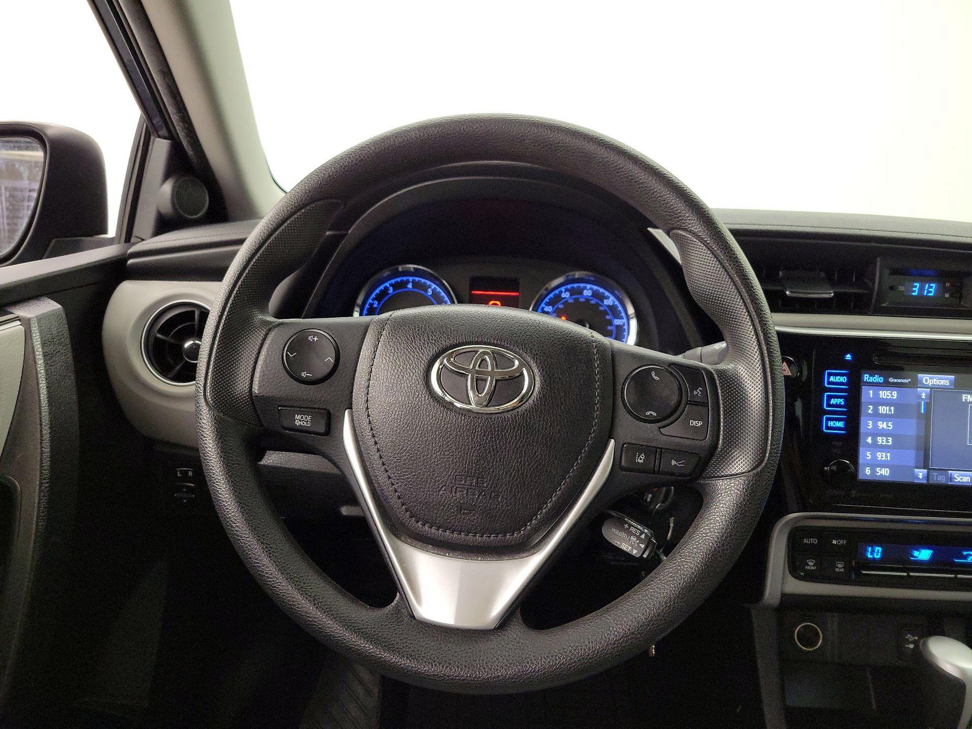 Thumbnail: 2017 Toyota Corolla - 10