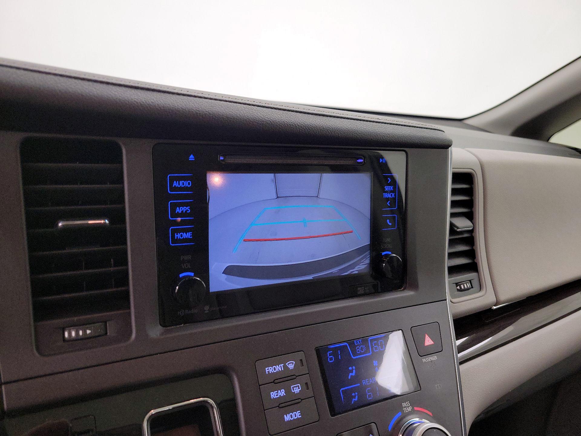 Thumbnail: 2015 Toyota Sienna - 15