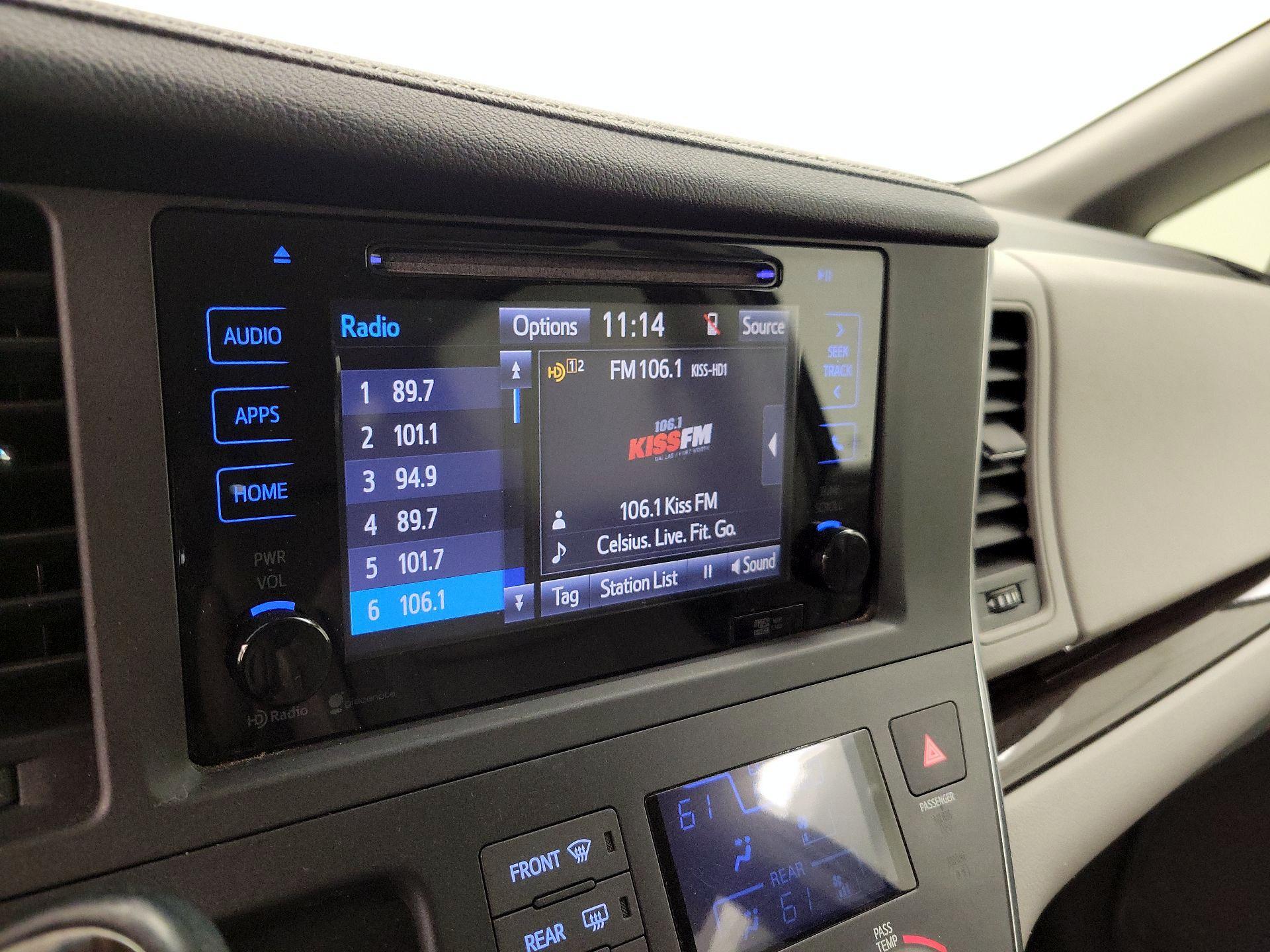Thumbnail: 2015 Toyota Sienna - 16