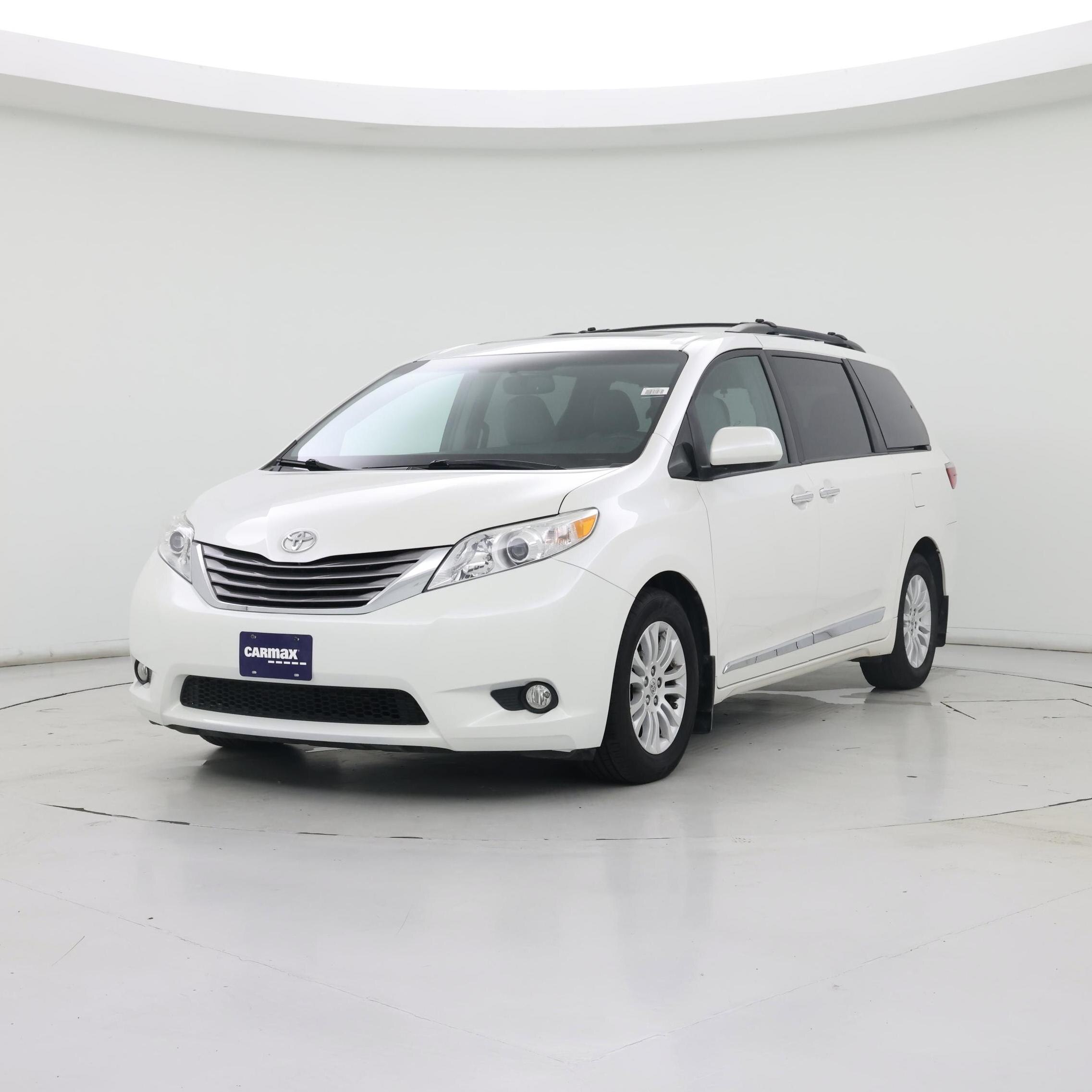 Thumbnail: 2015 Toyota Sienna - 4