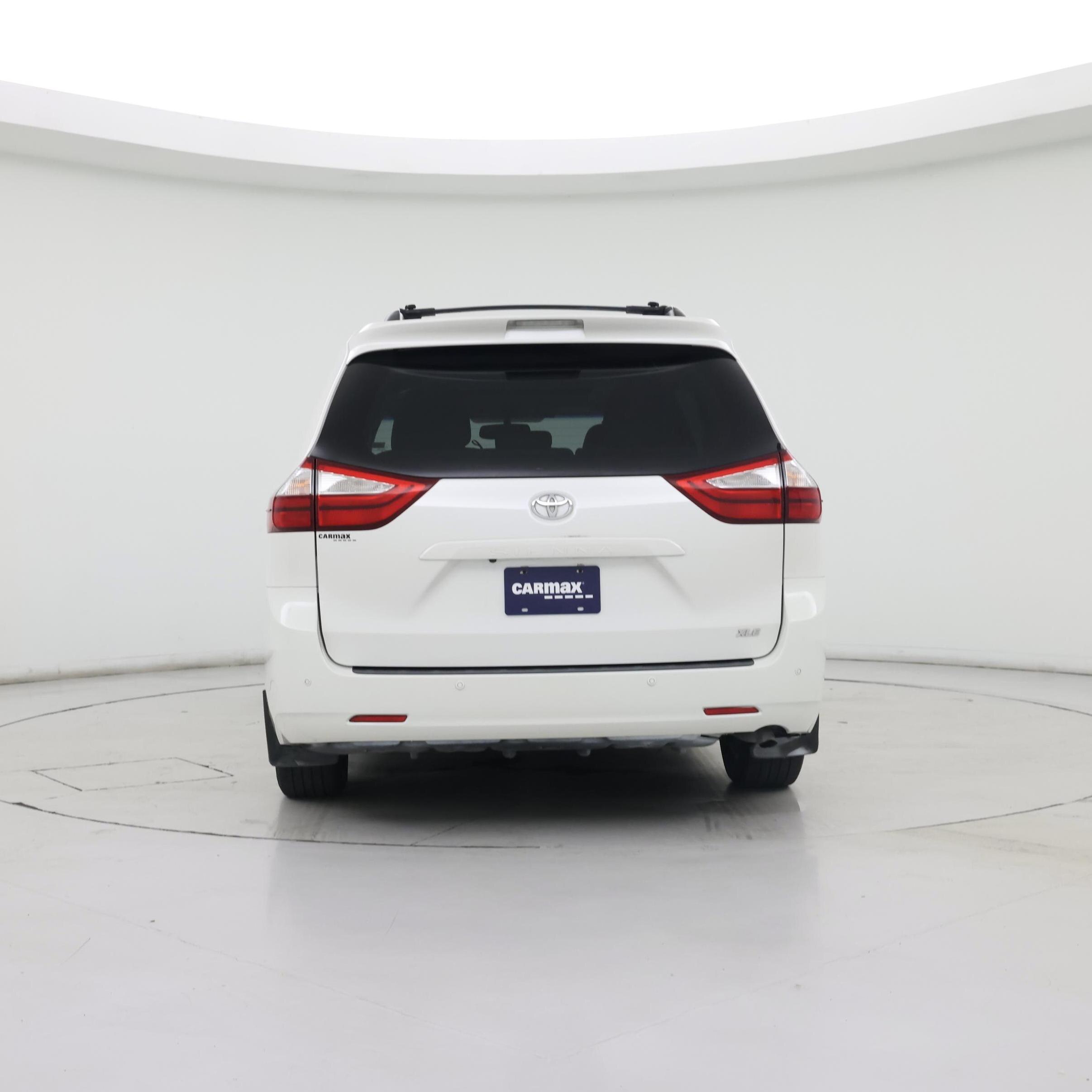 Thumbnail: 2015 Toyota Sienna - 6