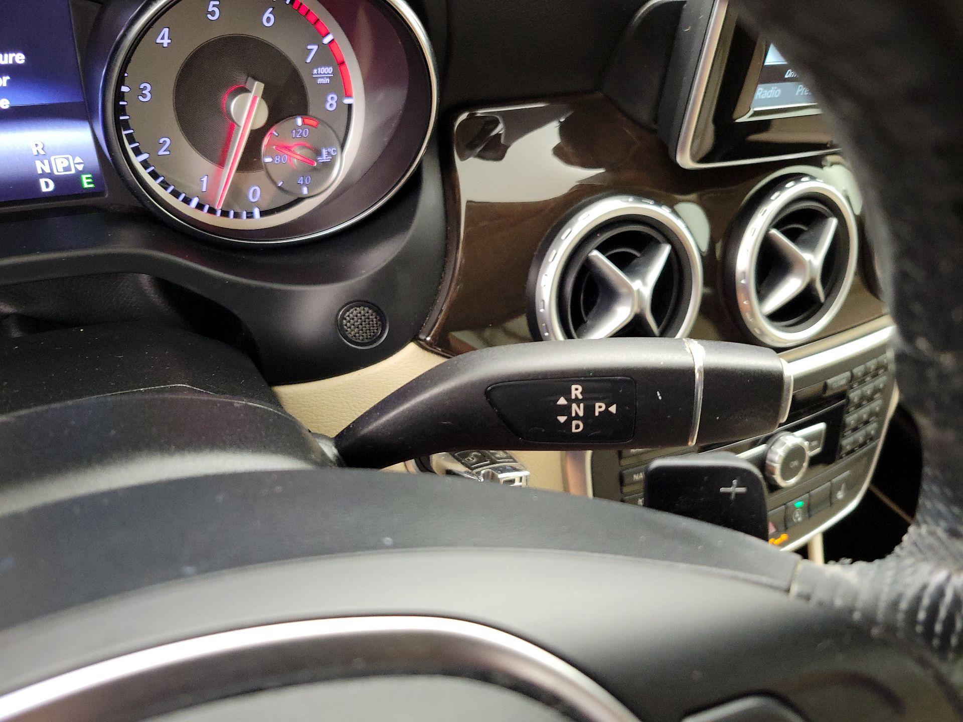 Thumbnail: 2015 Mercedes-Benz GLA - 17